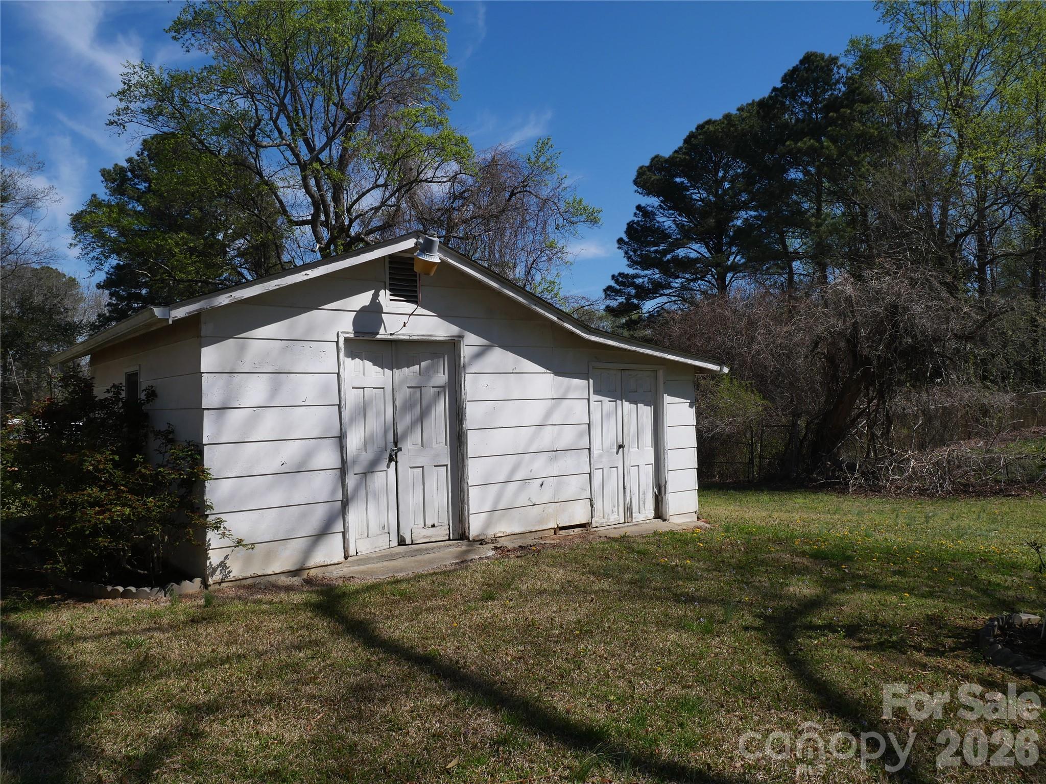 220 N Russell Street Property Photo 21