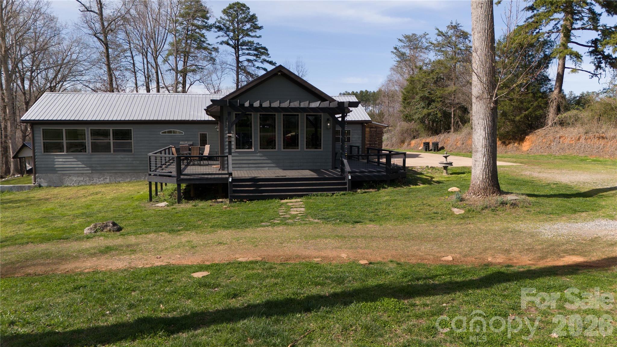 4107 Sandy Plains Road Property Photo 2
