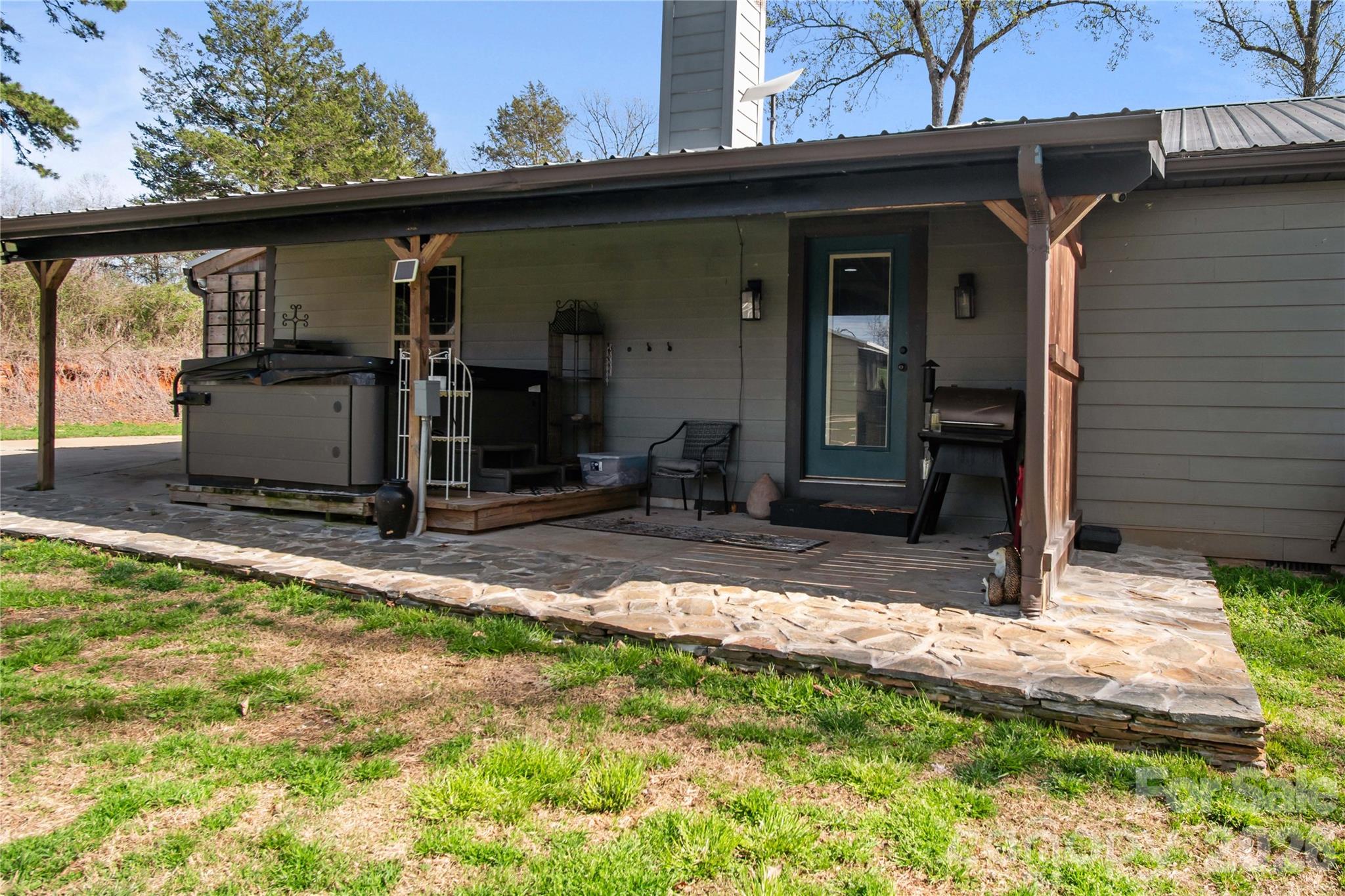 4107 Sandy Plains Road Property Photo 15