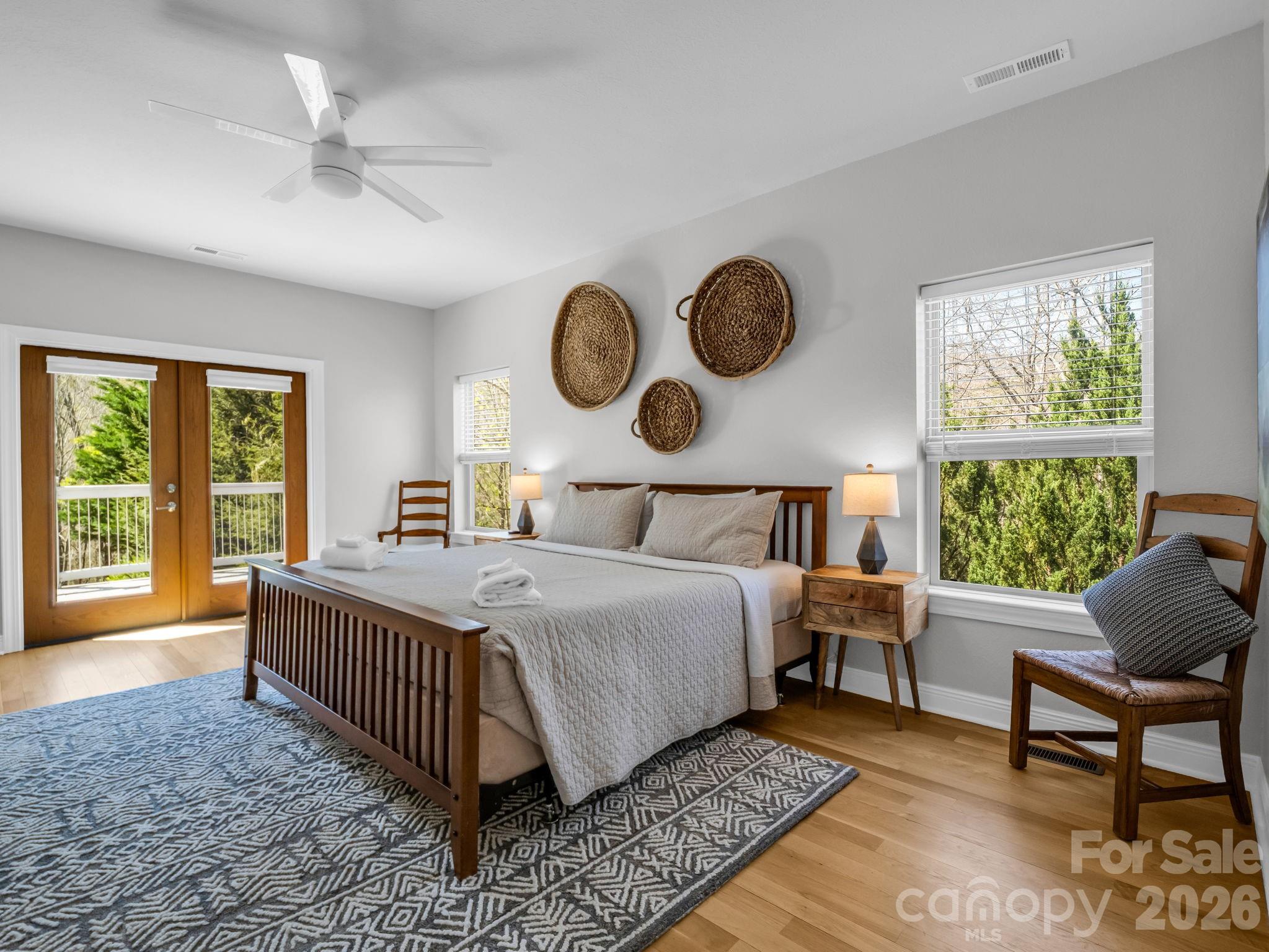 121 Fern Loop Property Photo 9