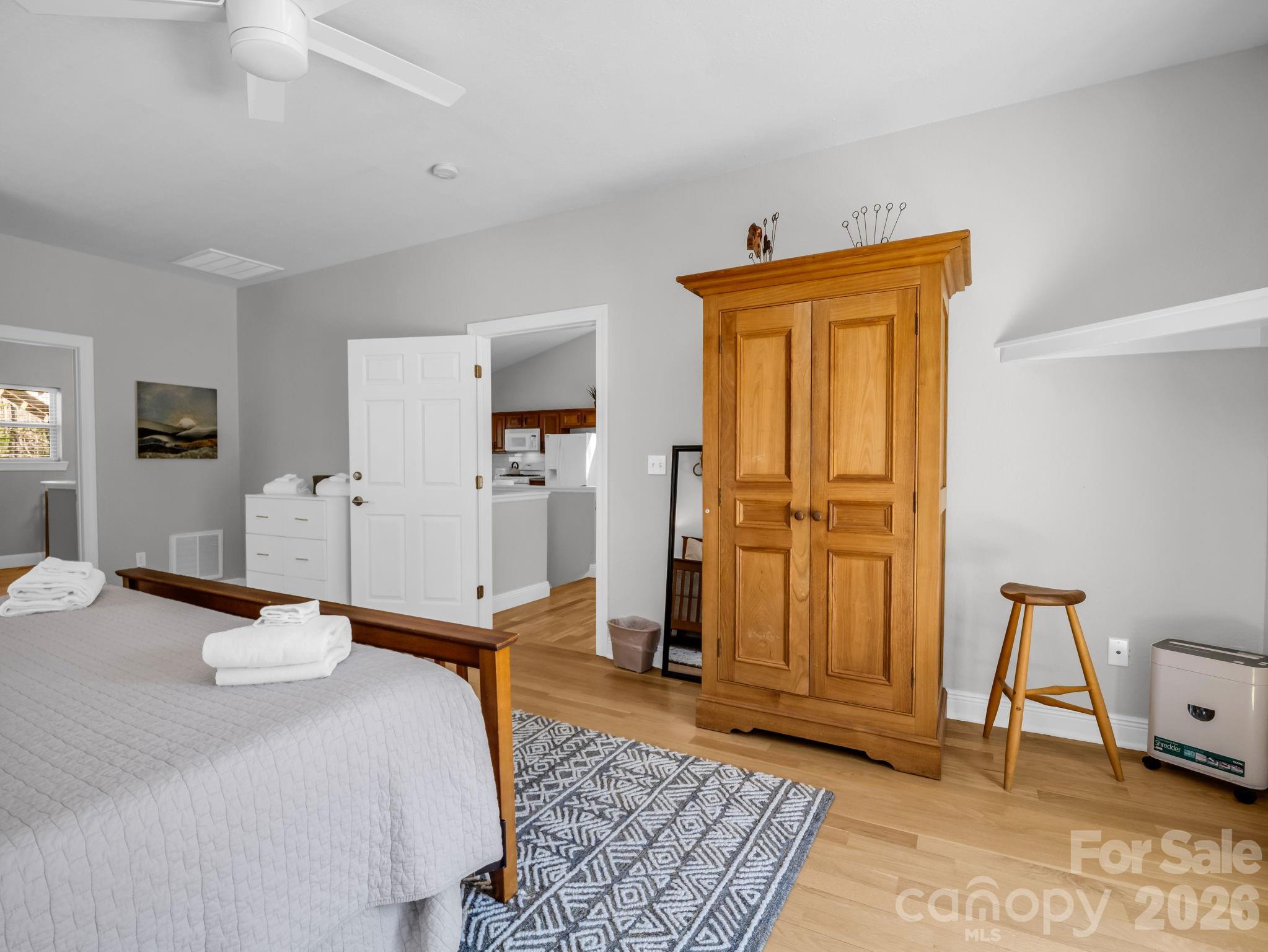 121 Fern Loop Property Photo 10