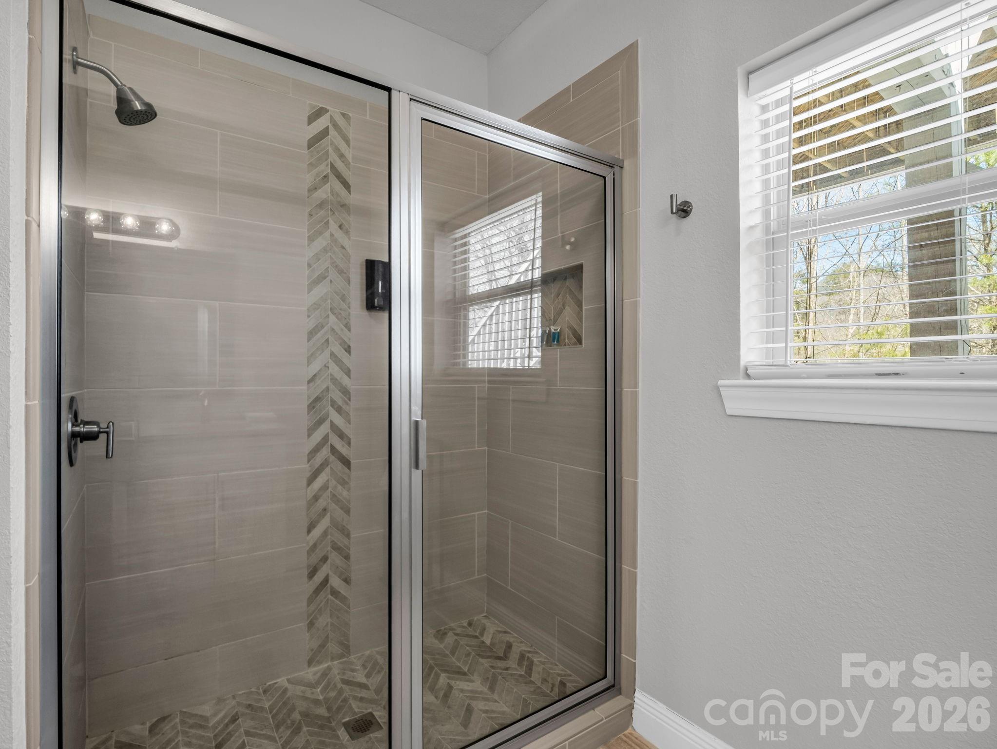 121 Fern Loop Property Photo 13