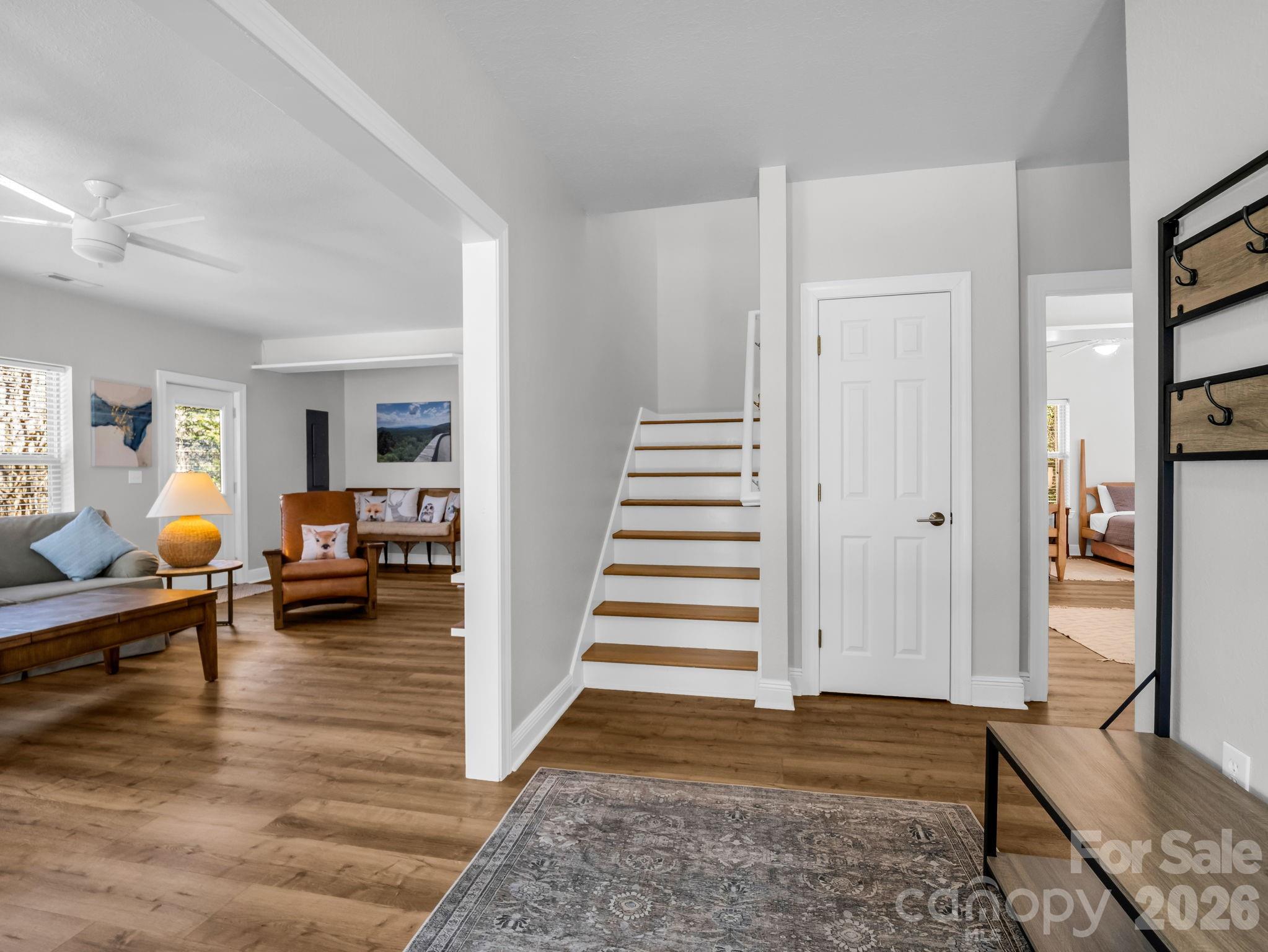 121 Fern Loop Property Photo 14