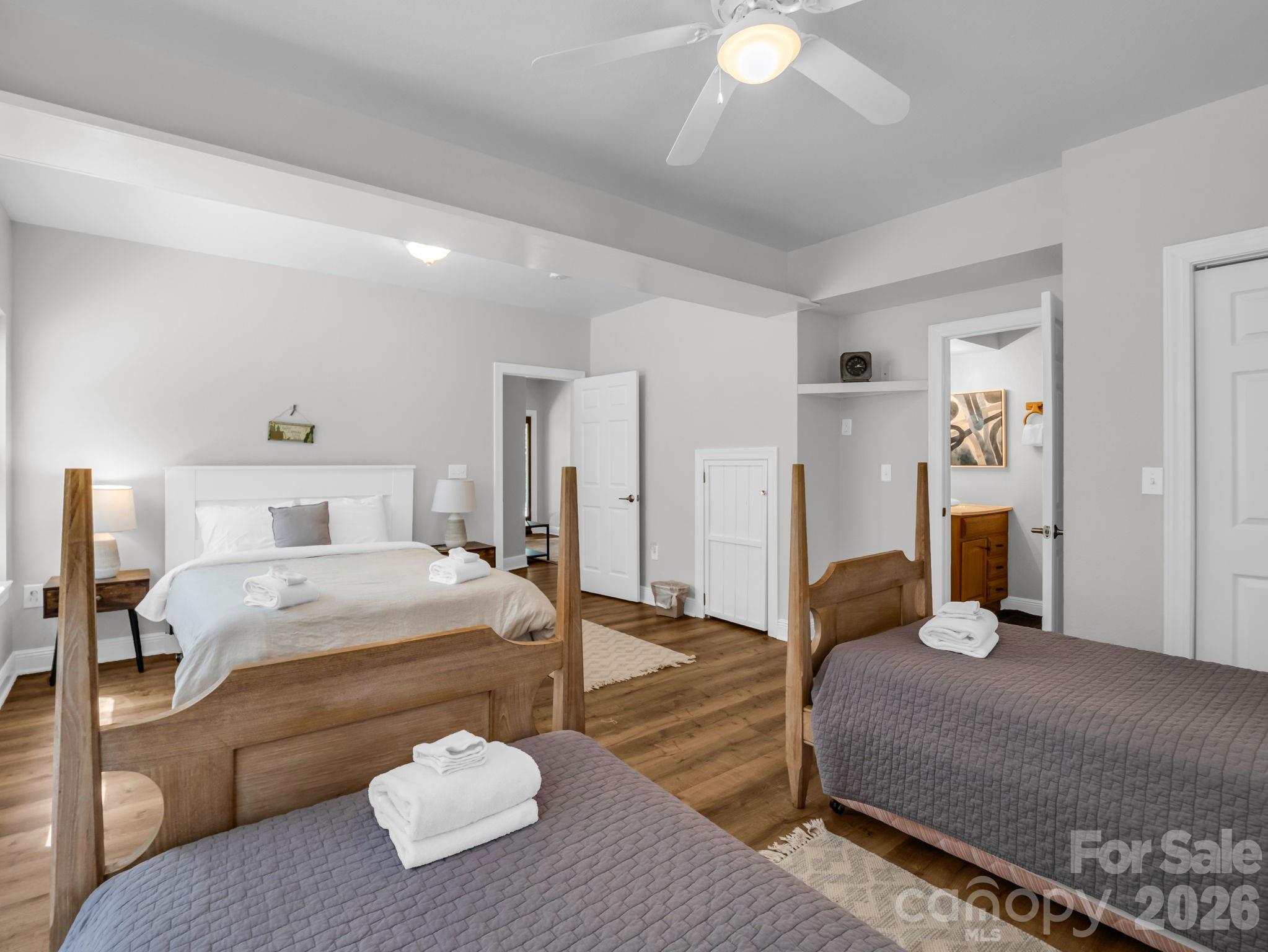 121 Fern Loop Property Photo 17