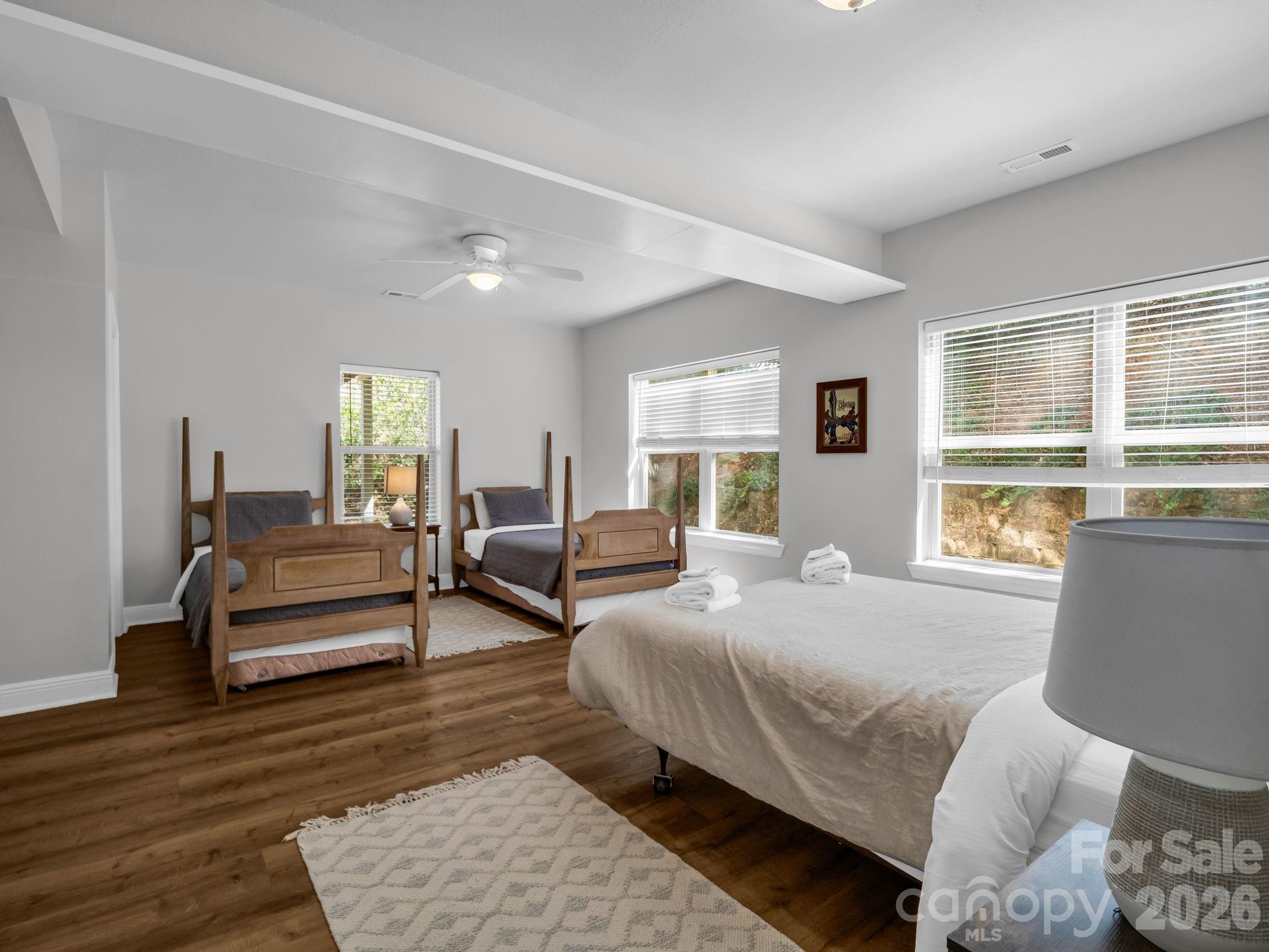 121 Fern Loop Property Photo 20