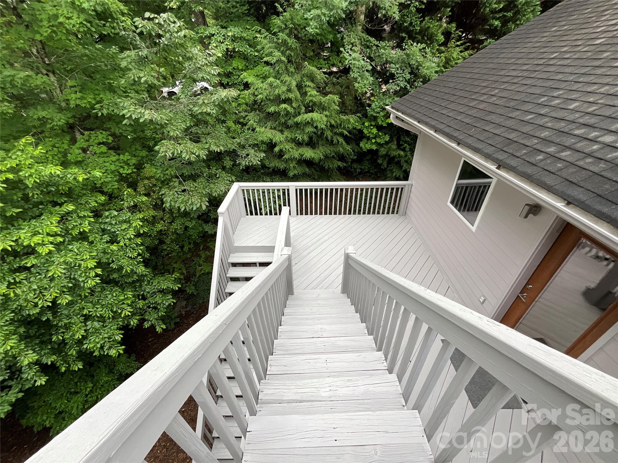 121 Fern Loop Property Photo 29