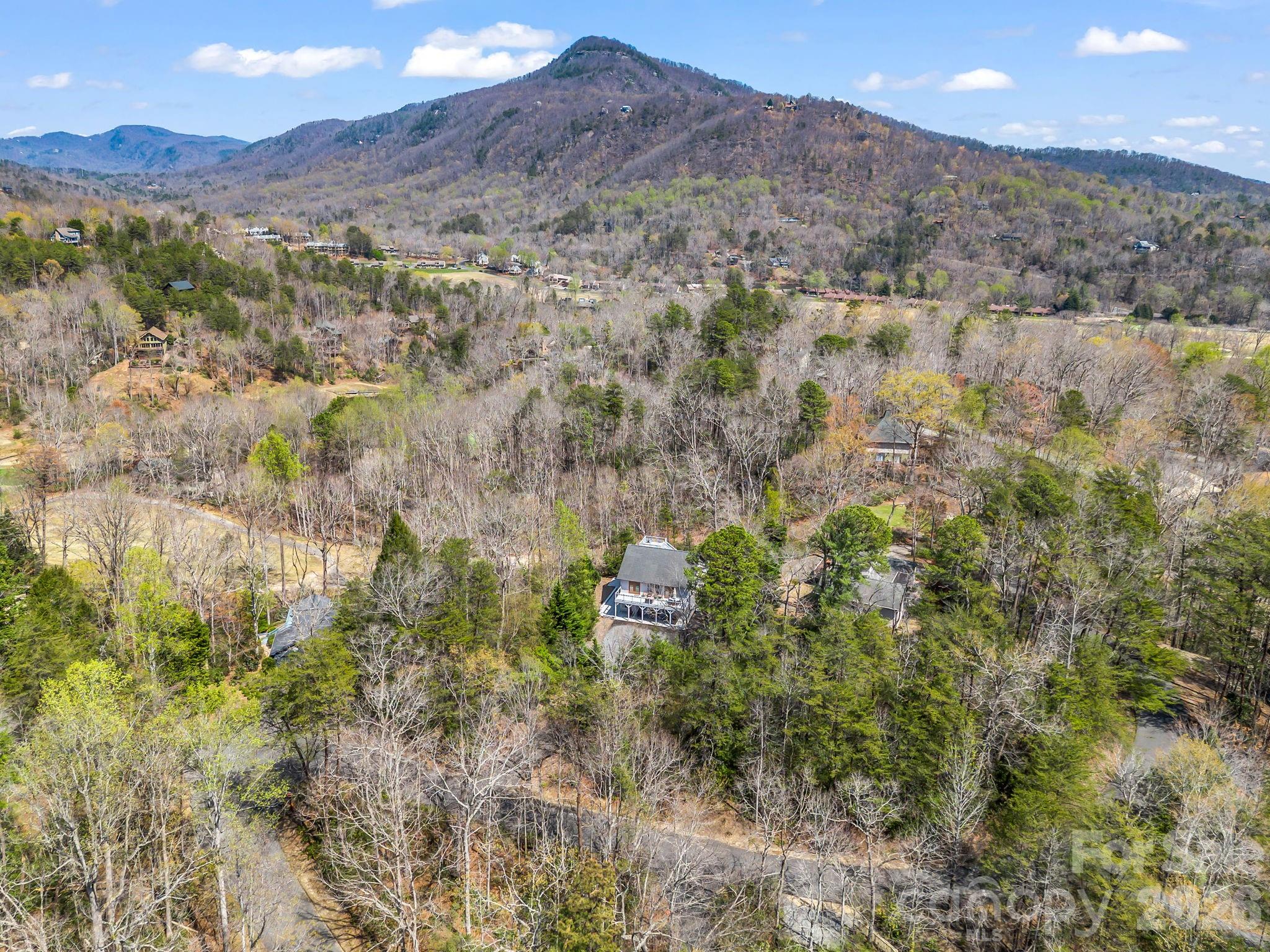121 Fern Loop Property Photo 38