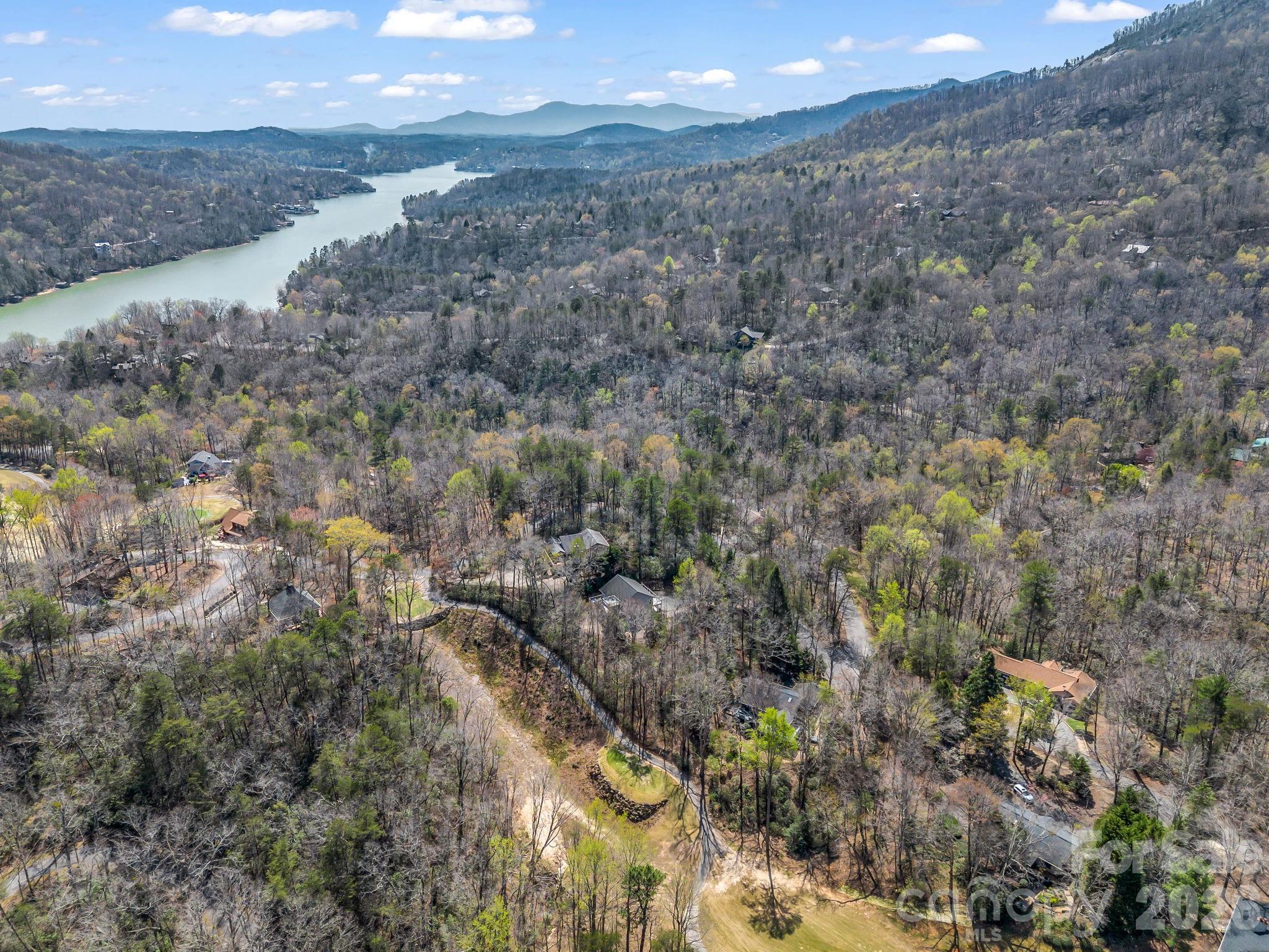 121 Fern Loop Property Photo 41