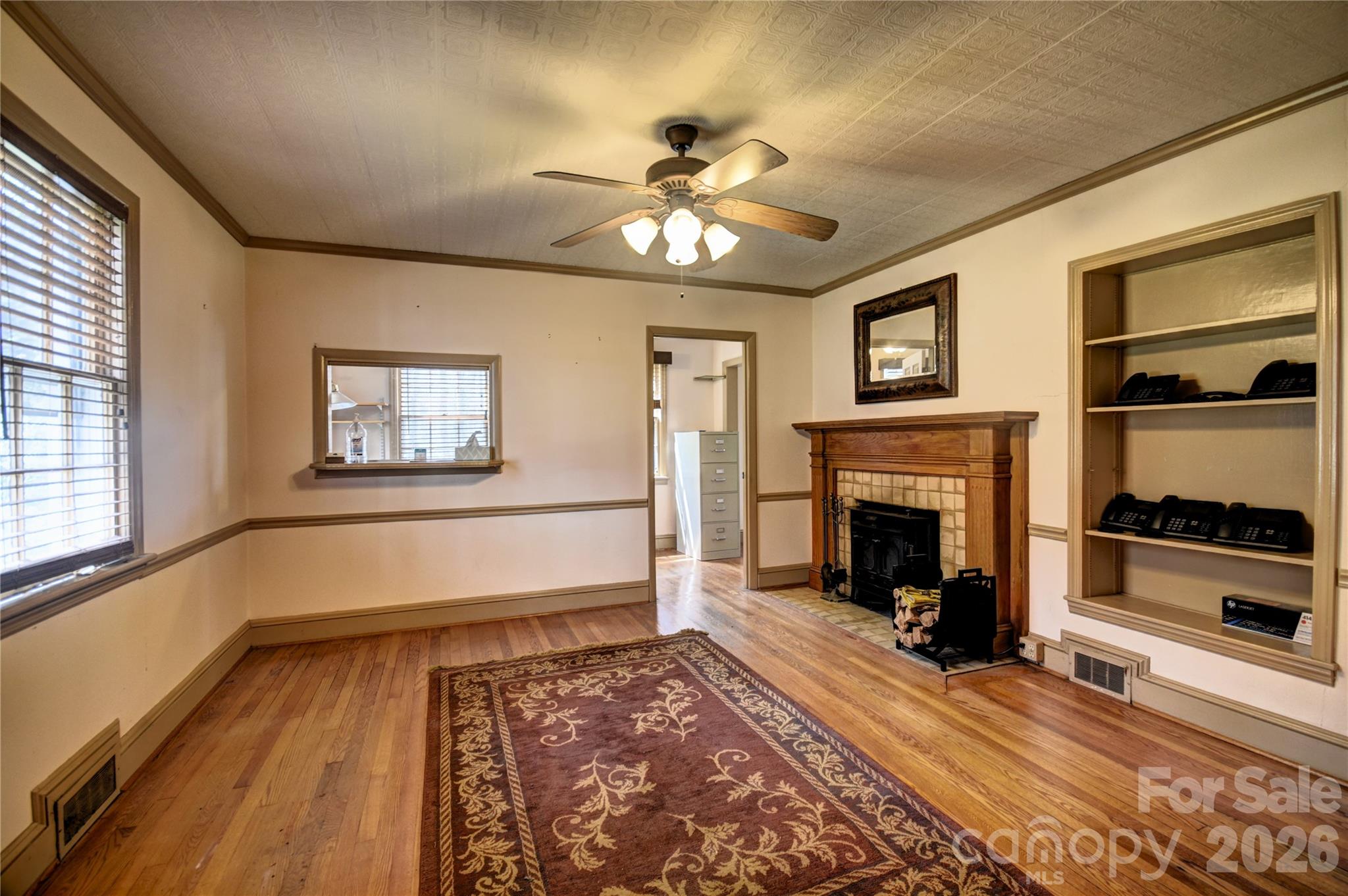 492 S Main Street Property Photo 9