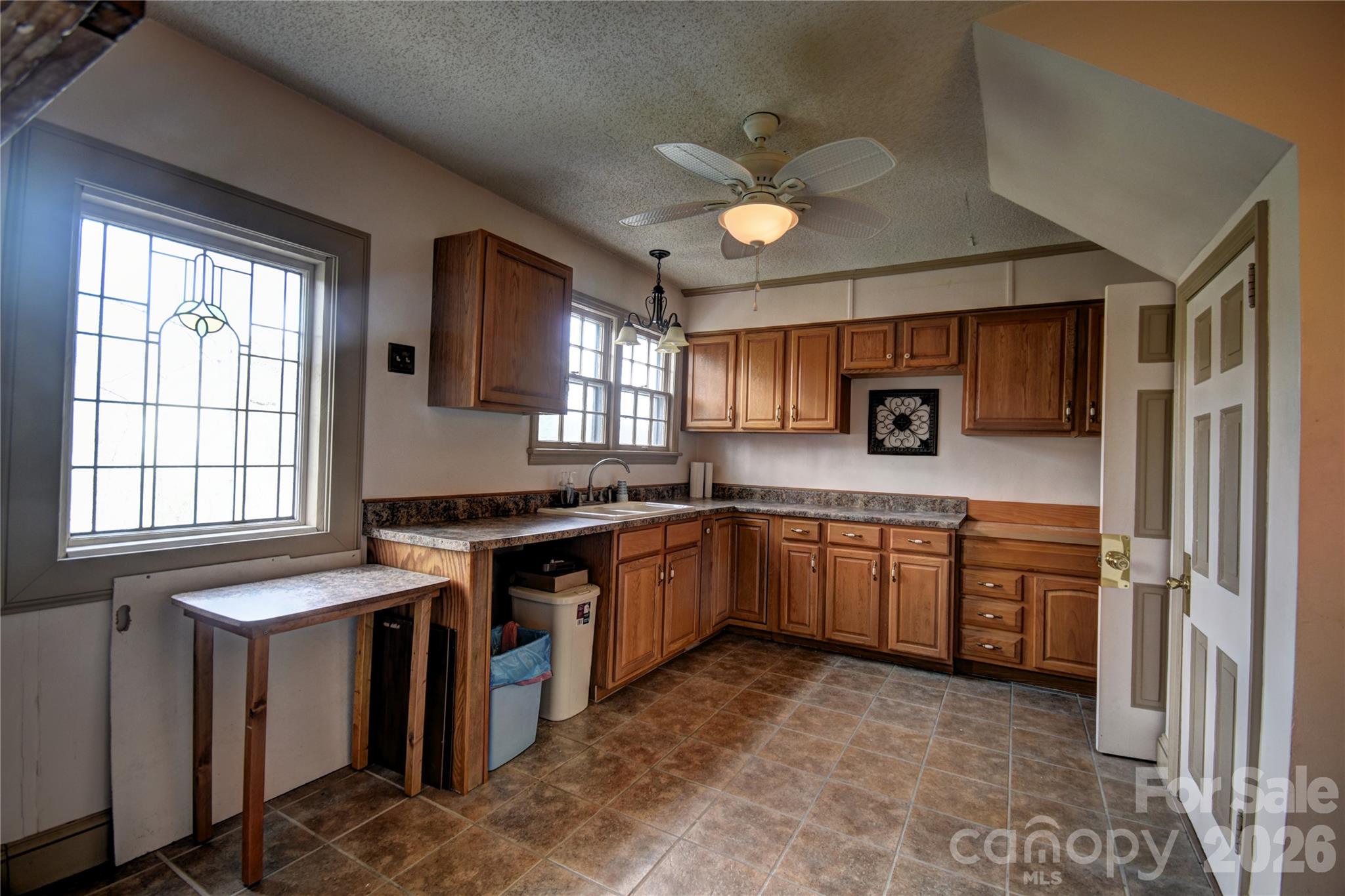 492 S Main Street Property Photo 14