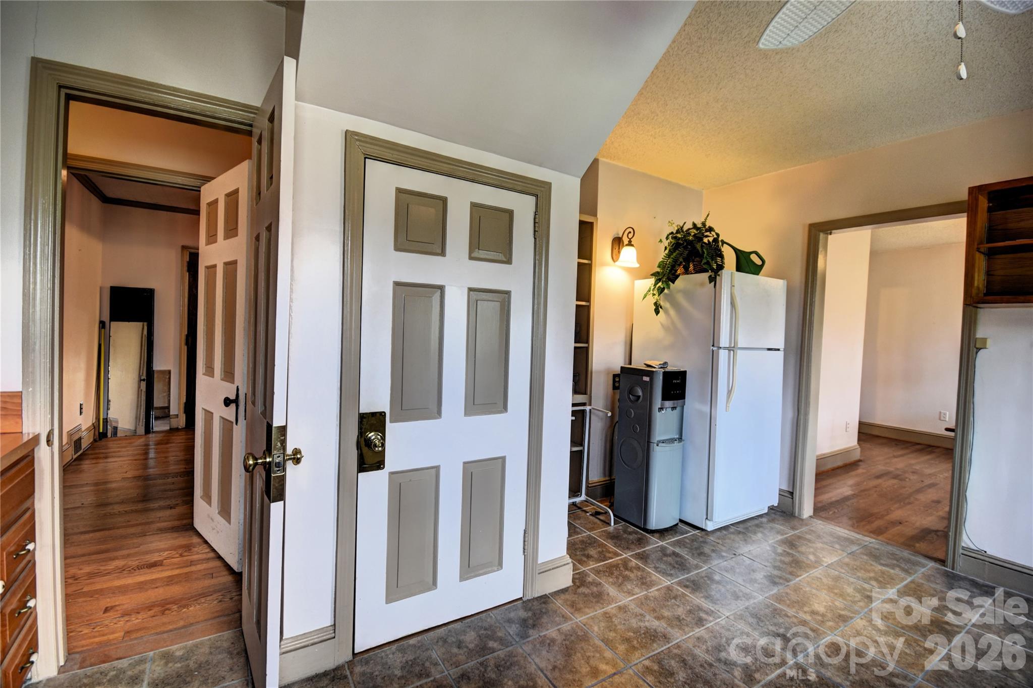 492 S Main Street Property Photo 15