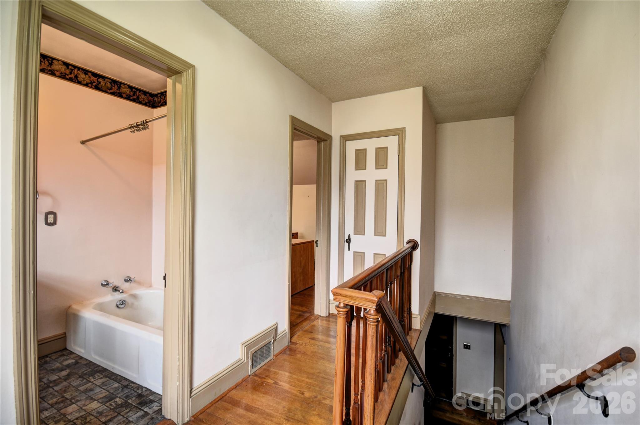 492 S Main Street Property Photo 24