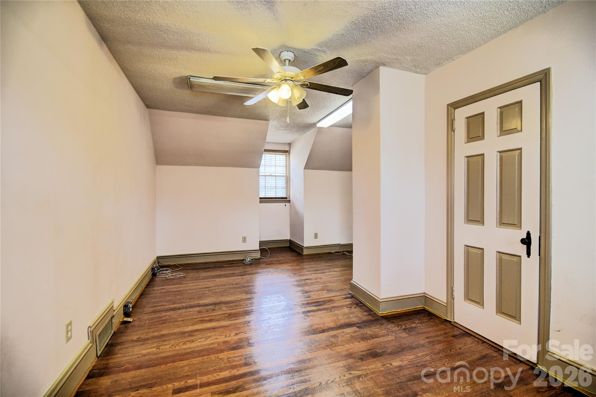 492 S Main Street Property Photo 30