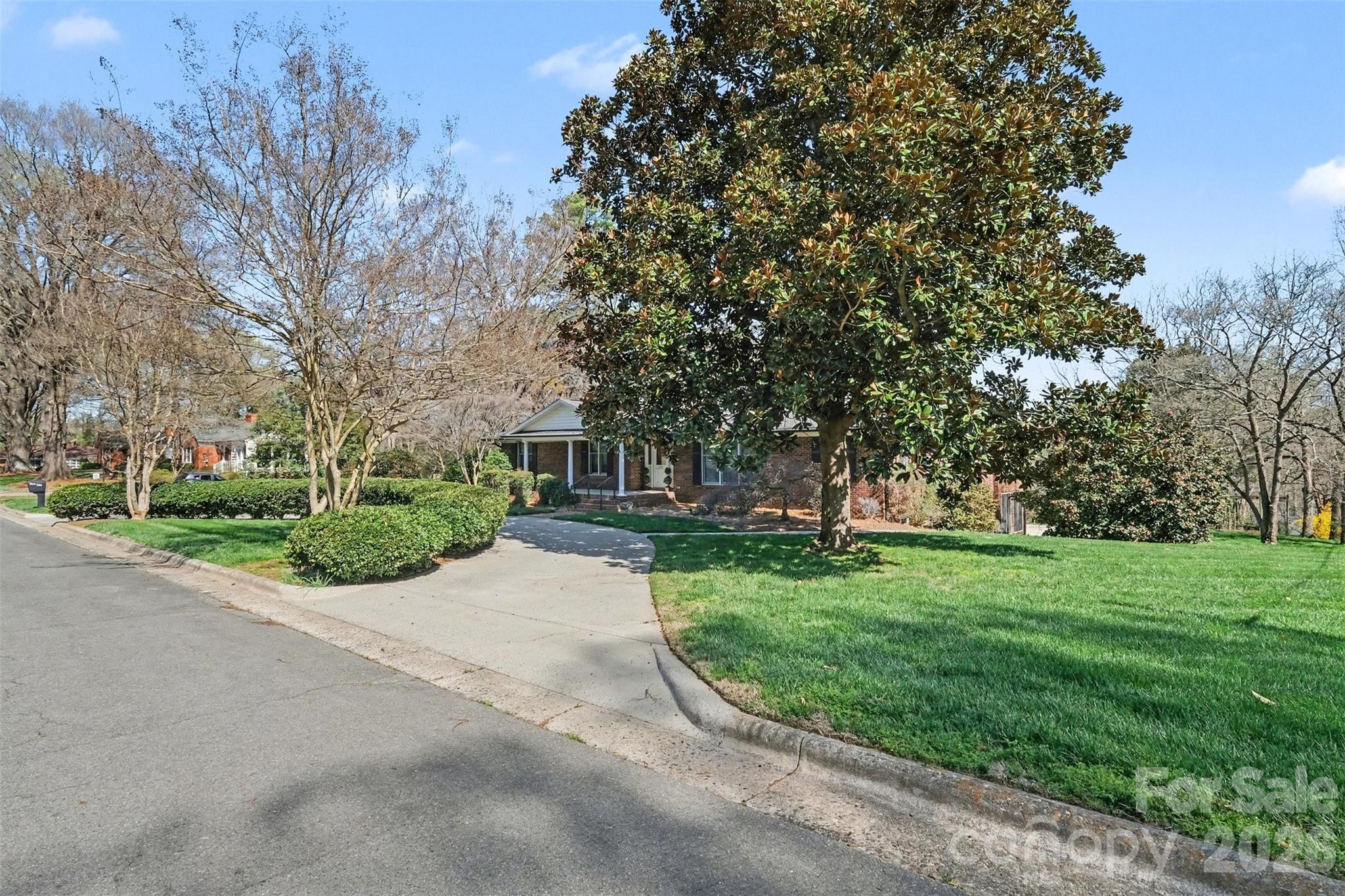 746 Grandview Drive Property Photo 7