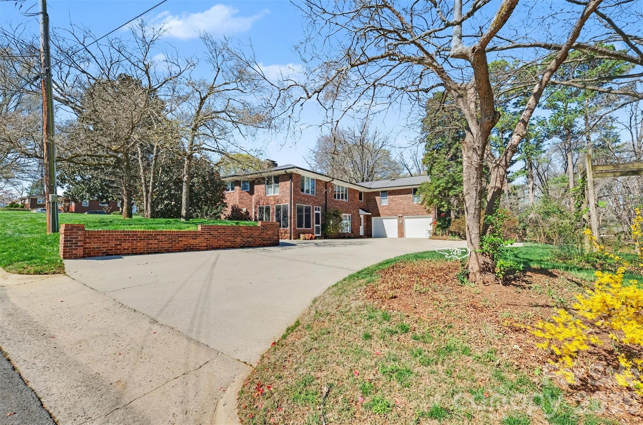 746 Grandview Drive Property Photo 8