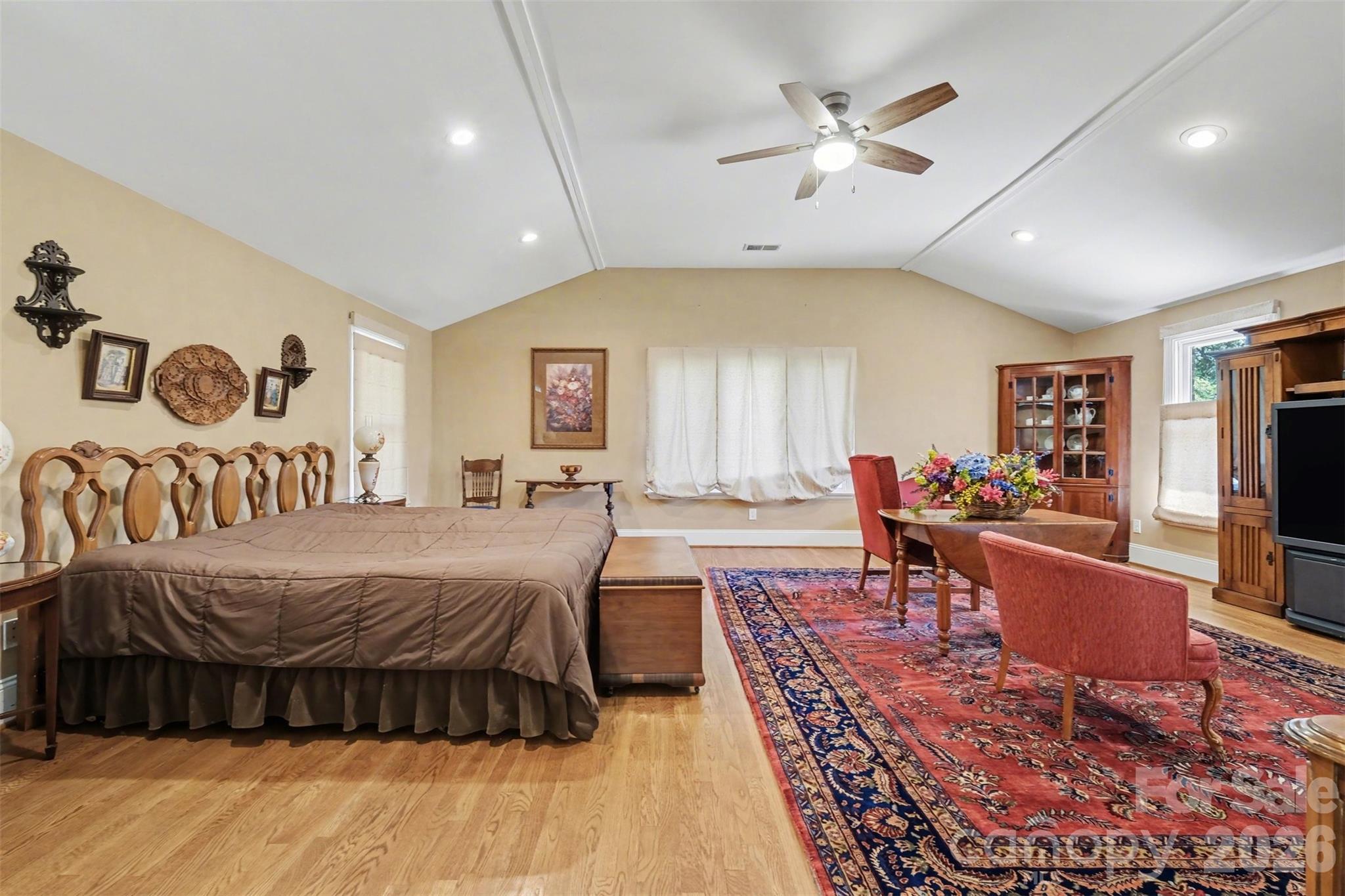 746 Grandview Drive Property Photo 36