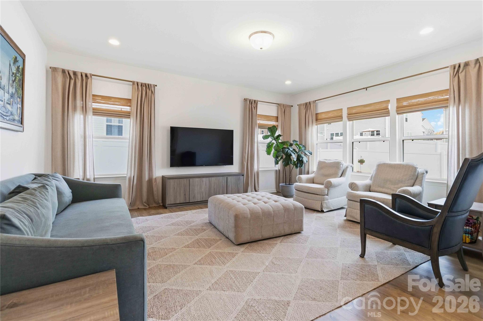 6351 Clarisse Drive Property Photo 11