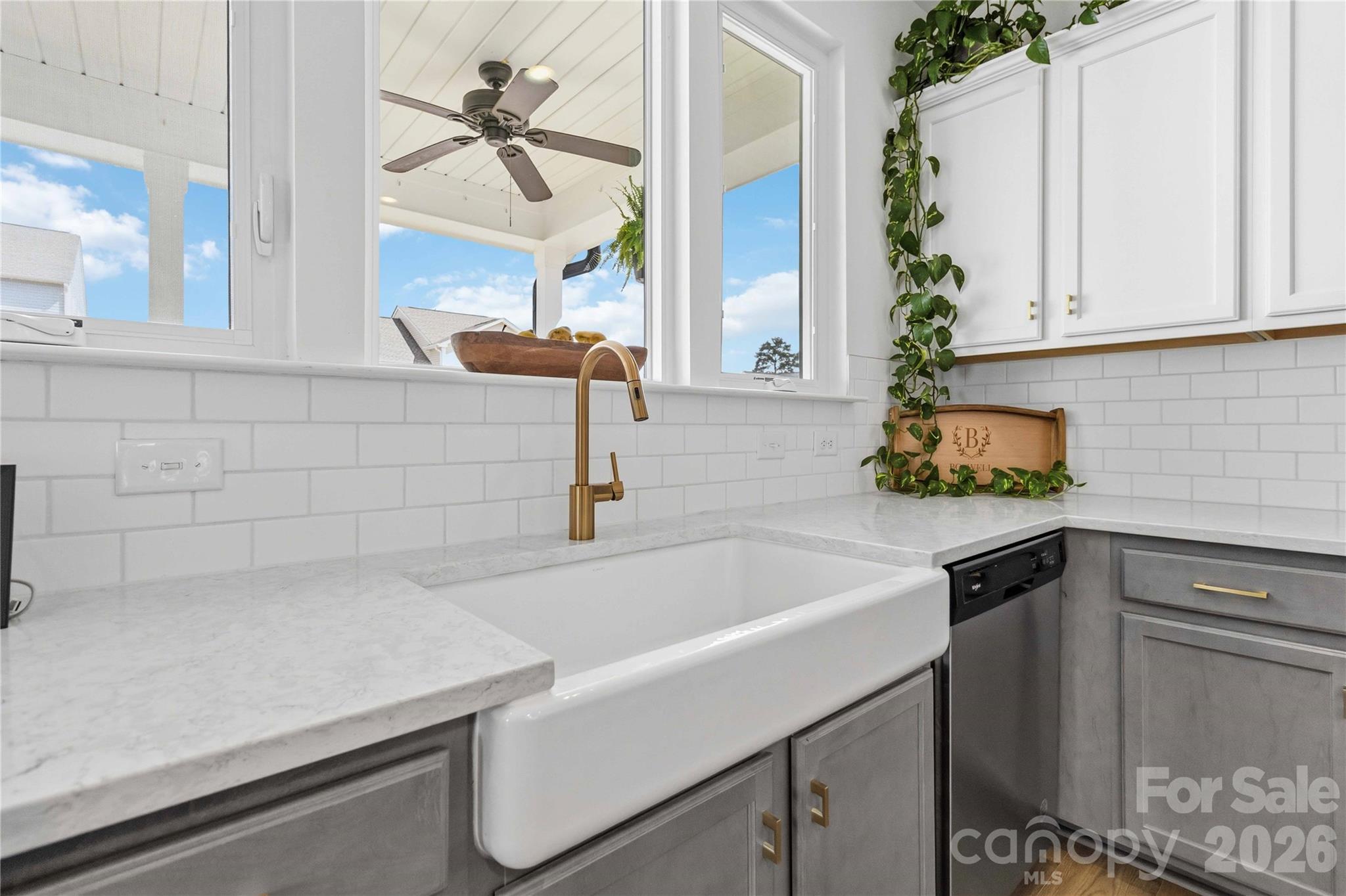 6351 Clarisse Drive Property Photo 21