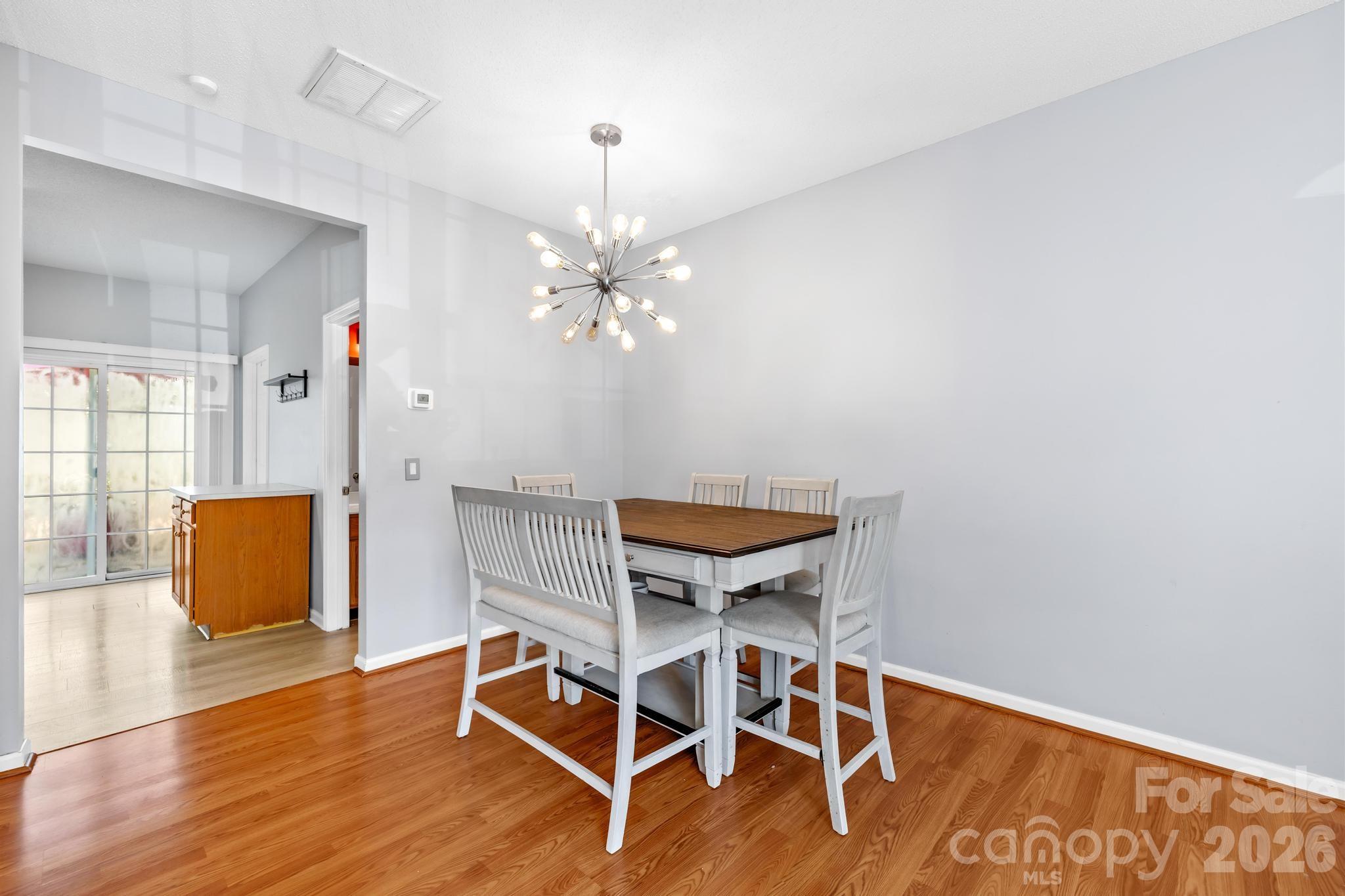 2823 Summergrove Court Property Photo 9