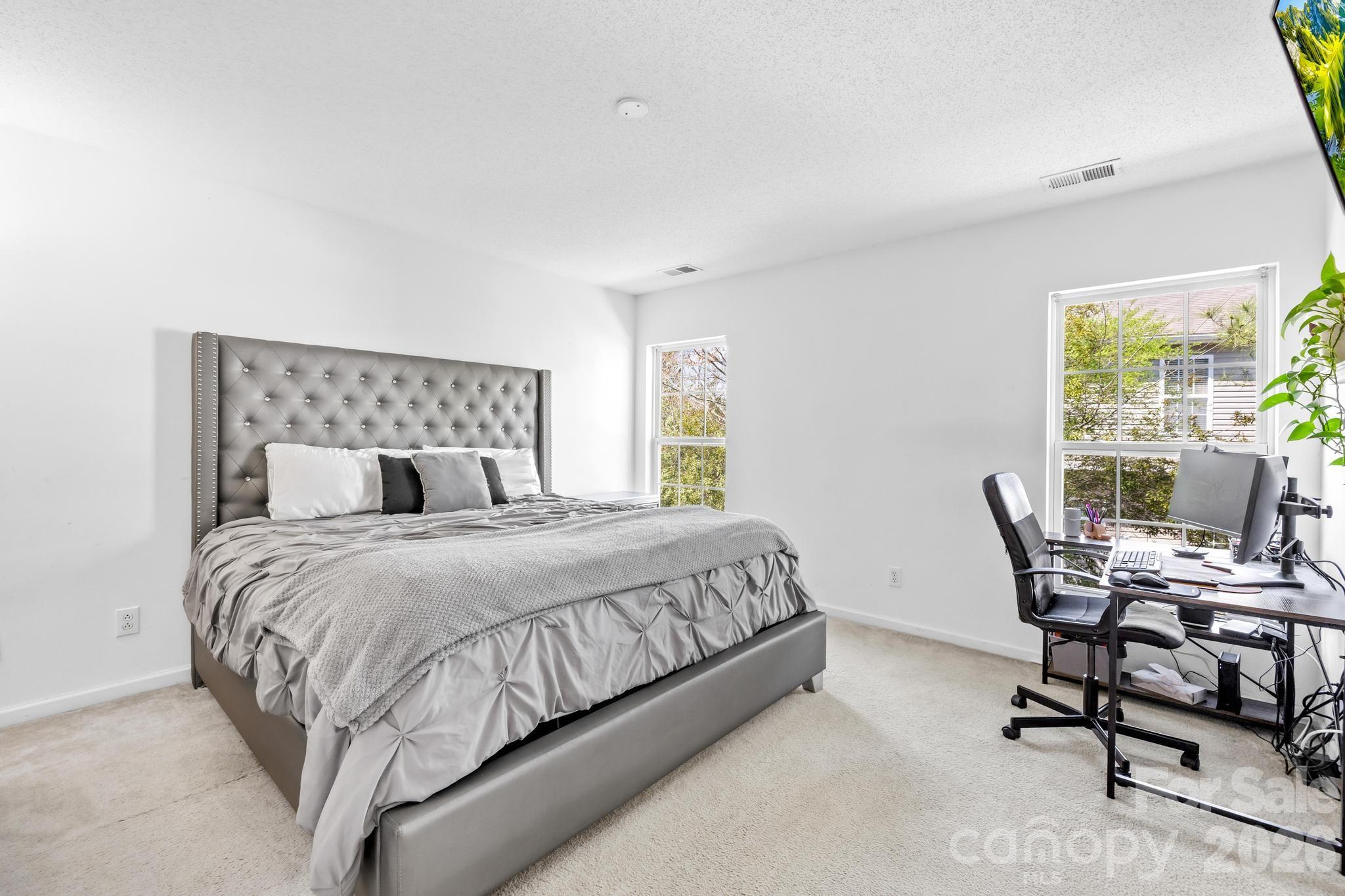 2823 Summergrove Court Property Photo 17