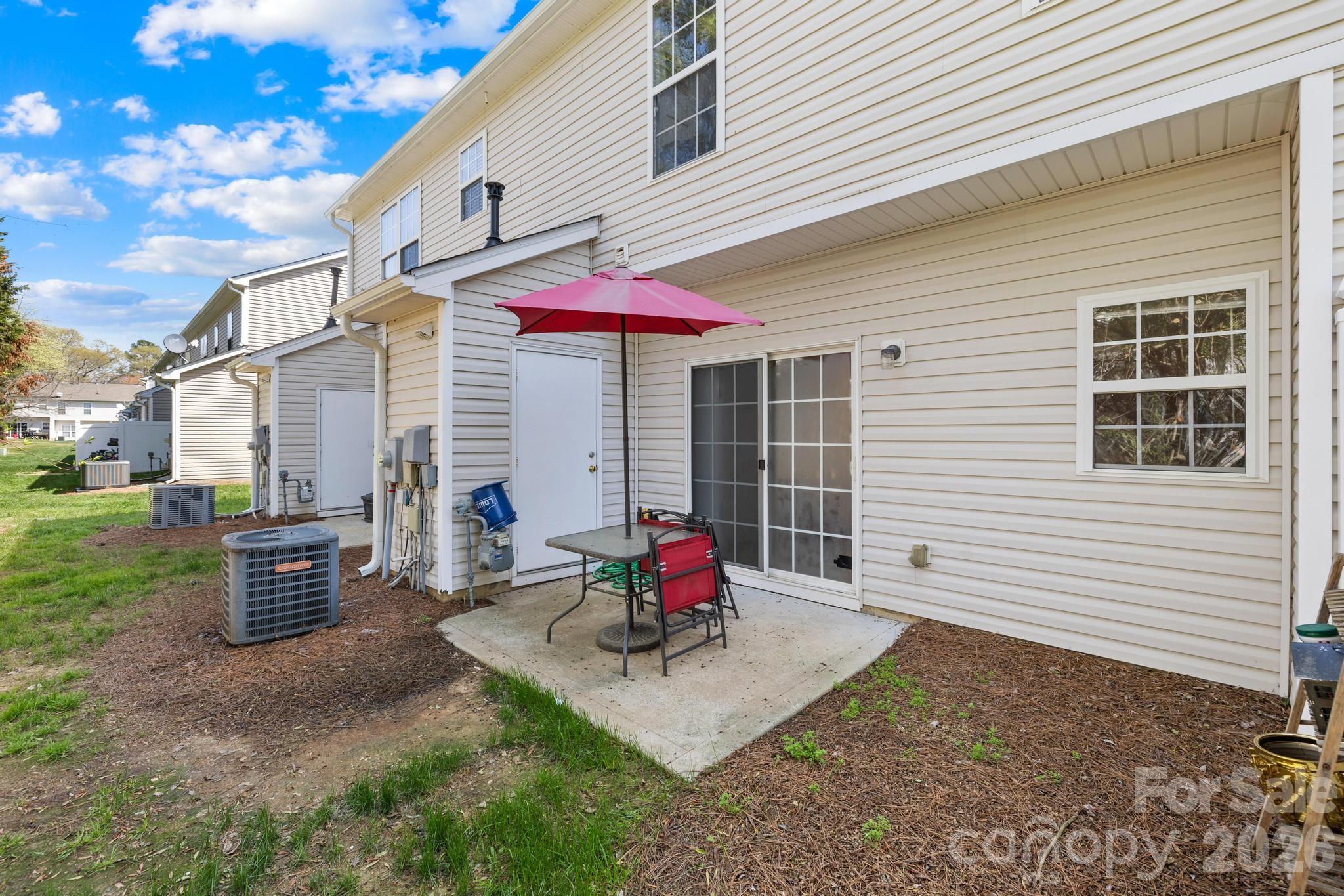 2823 Summergrove Court Property Photo 23