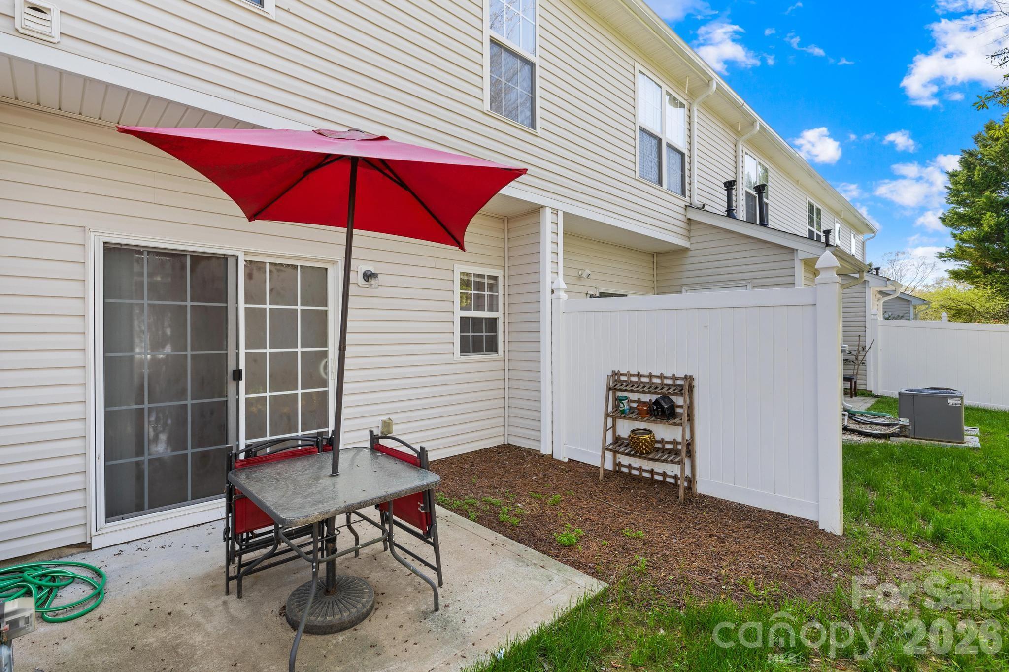 2823 Summergrove Court Property Photo 24