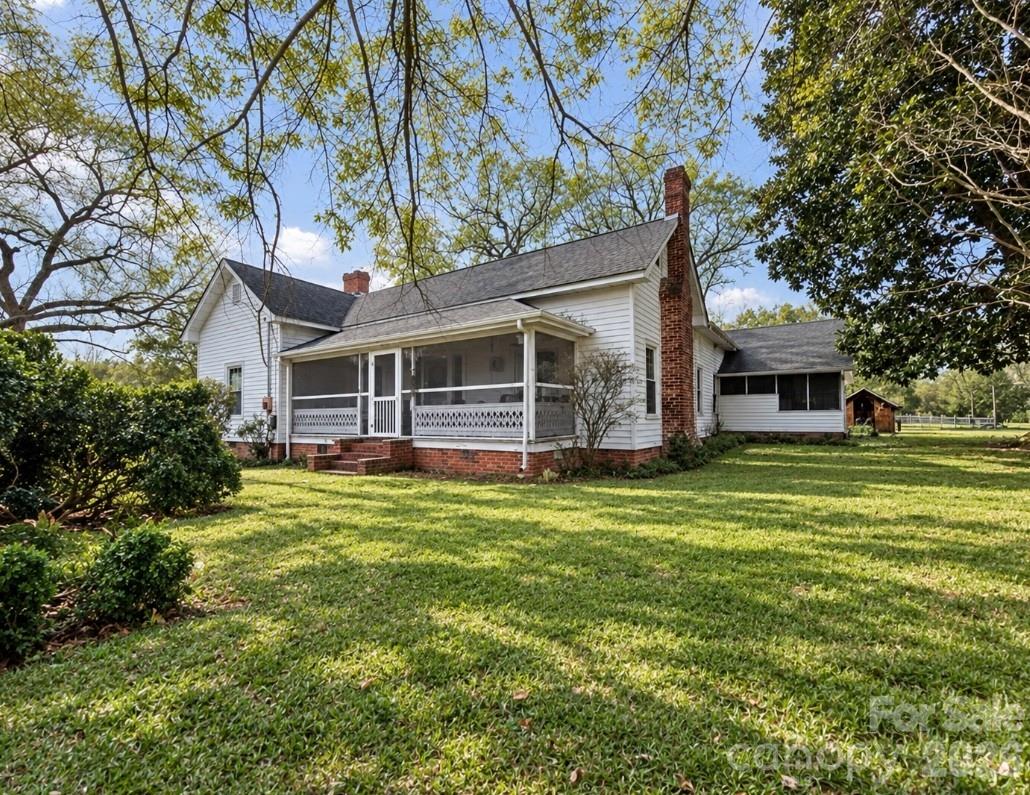 32547 Valley Drive Property Photo 1