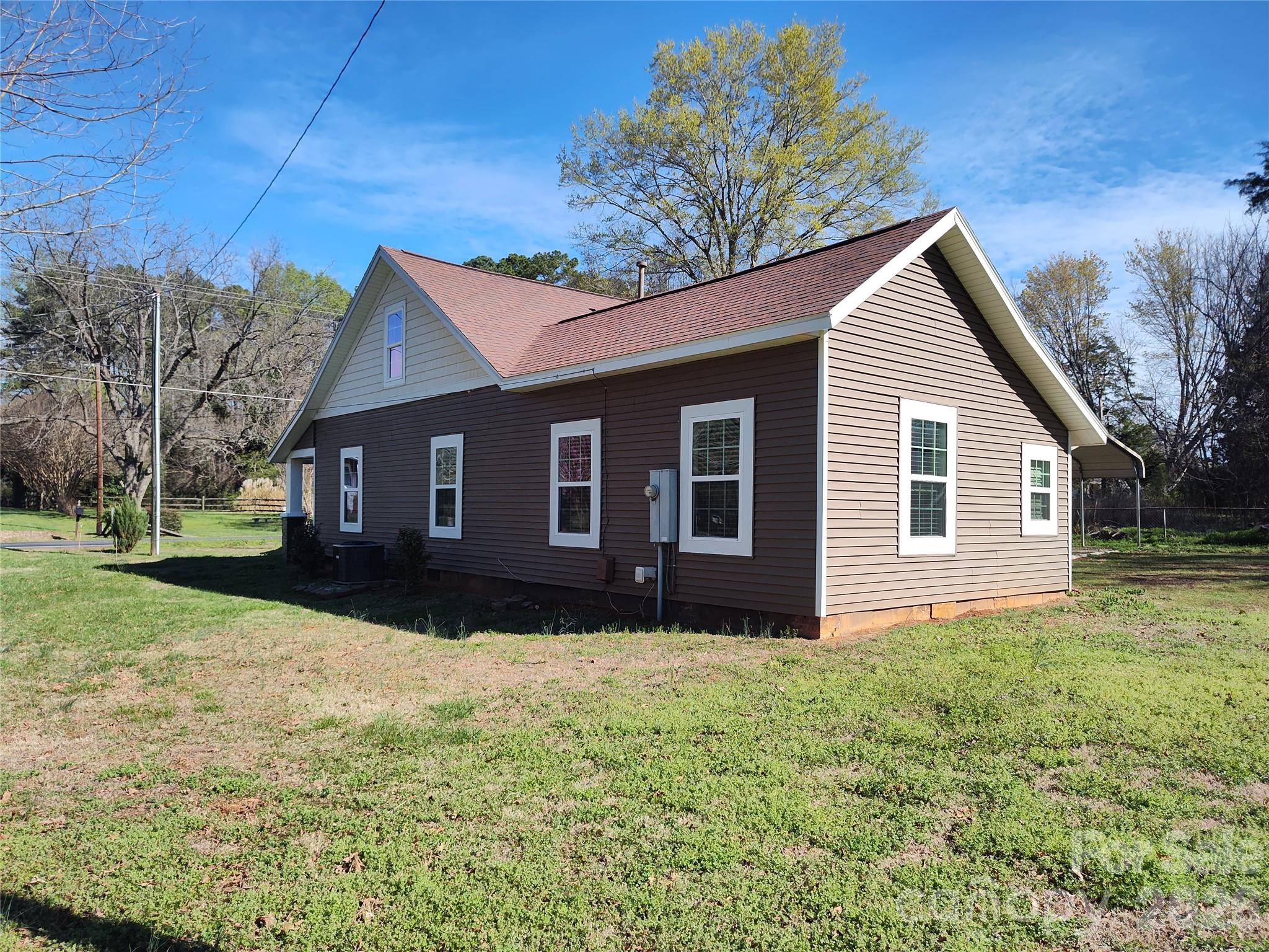 175 Leonard Road Property Photo 4