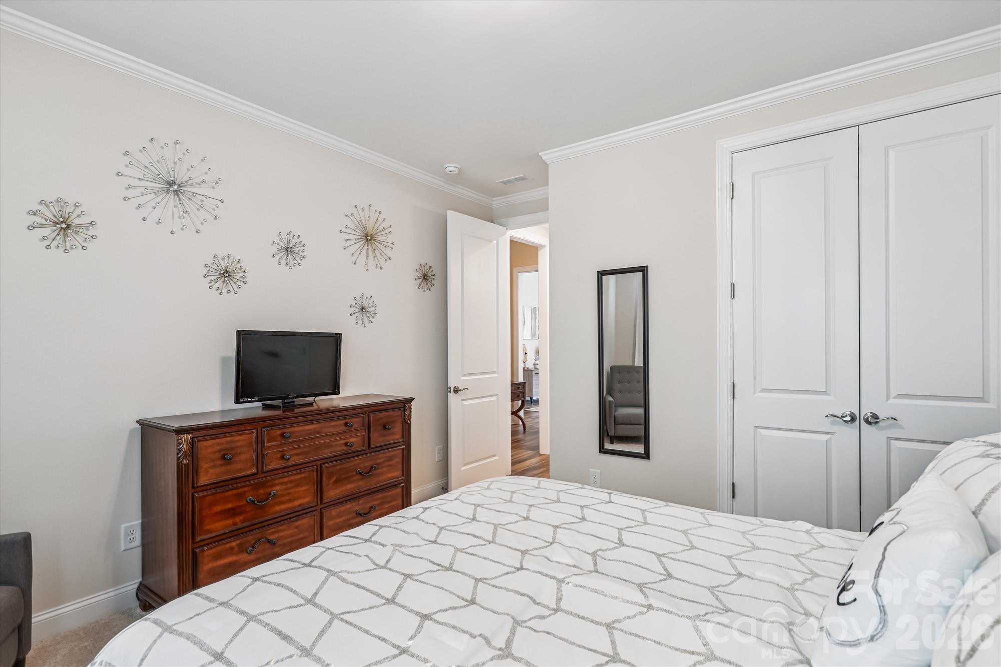10400 Superb Lane Property Photo 8