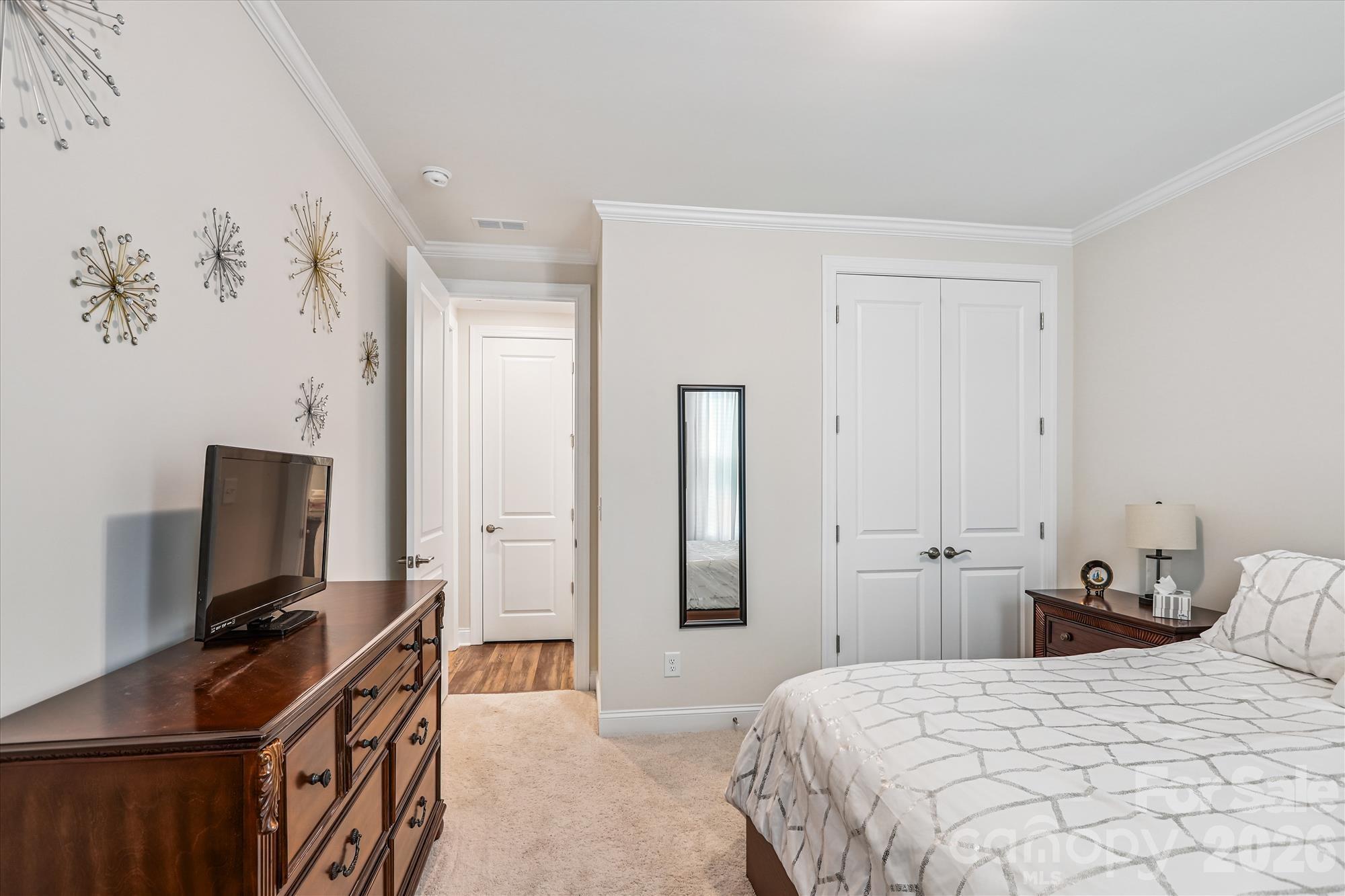 10400 Superb Lane Property Photo 9