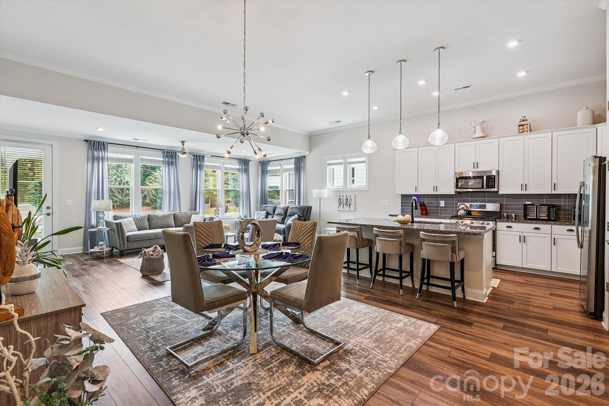 10400 Superb Lane Property Photo 12