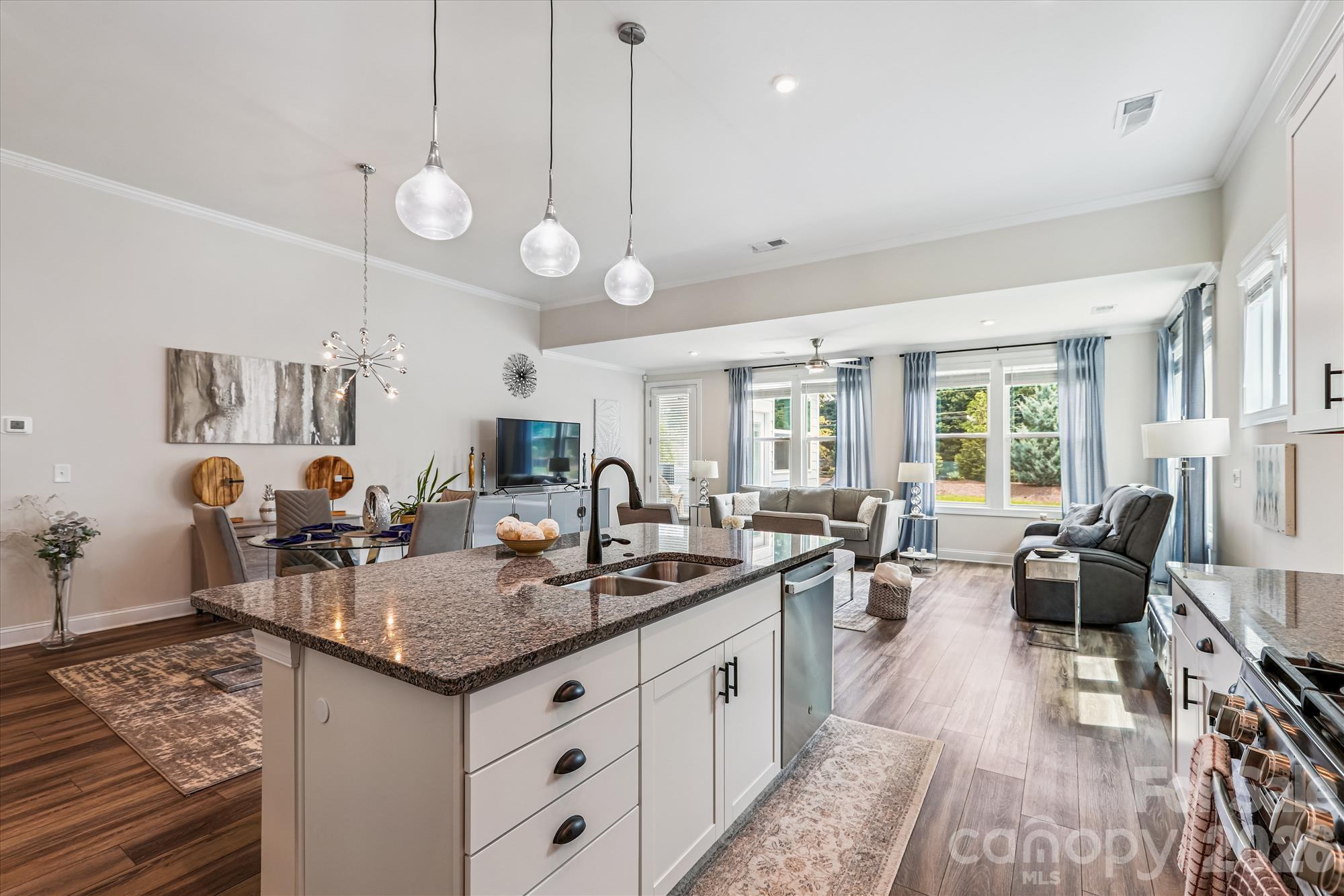 10400 Superb Lane Property Photo 16