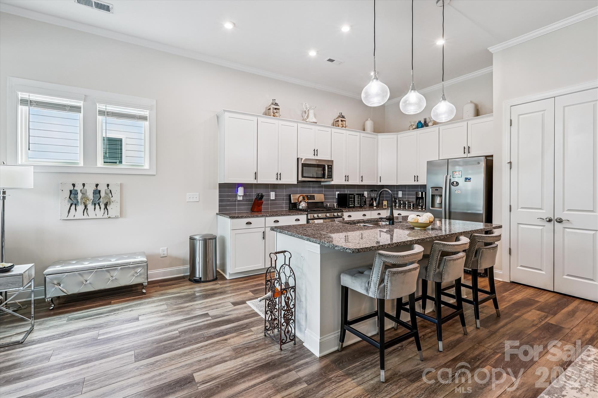 10400 Superb Lane Property Photo 19