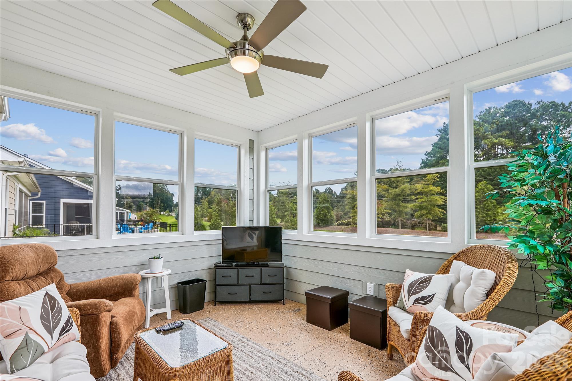 10400 Superb Lane Property Photo 23