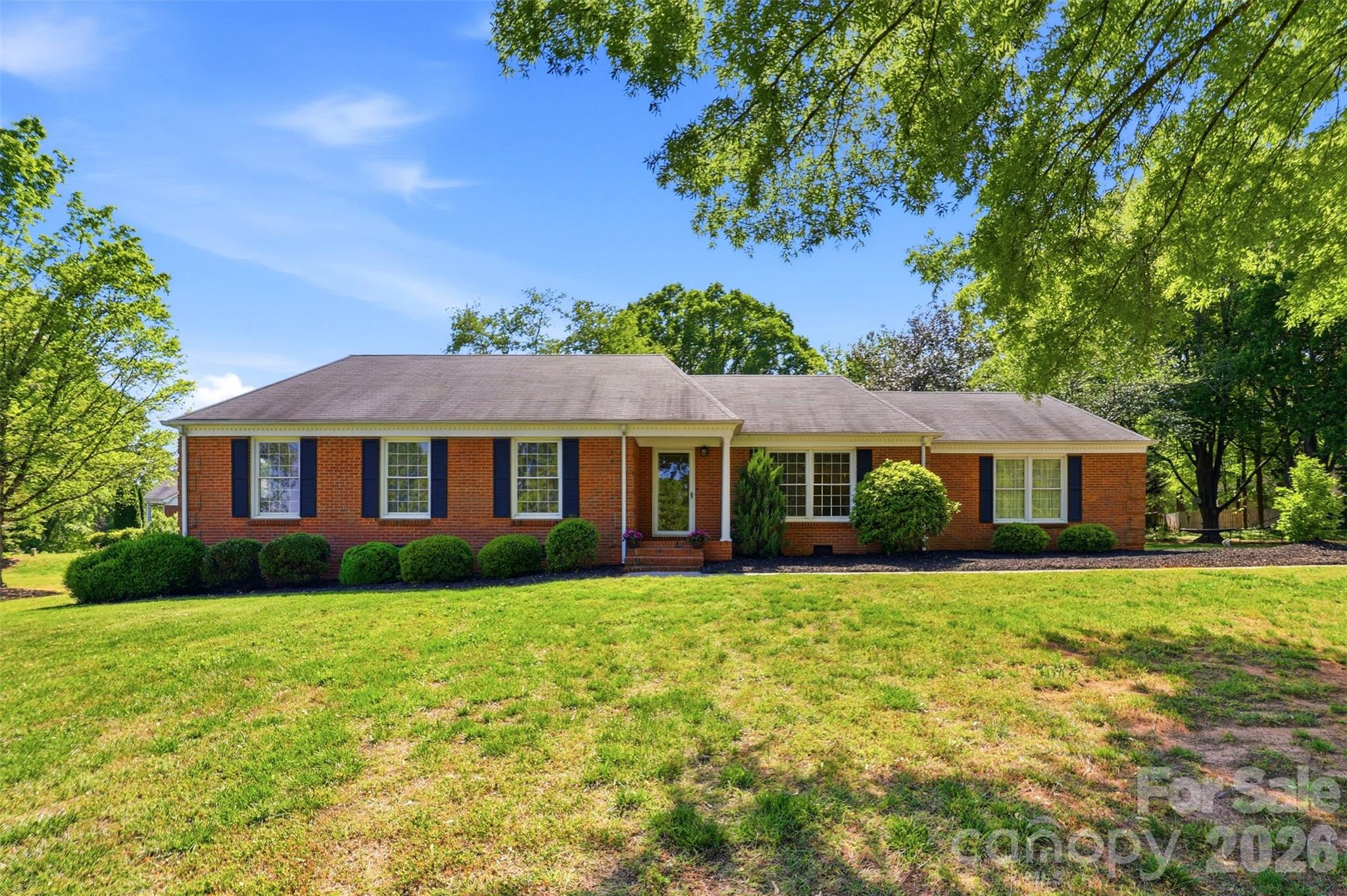 1406 Lakeview Drive Property Photo 2