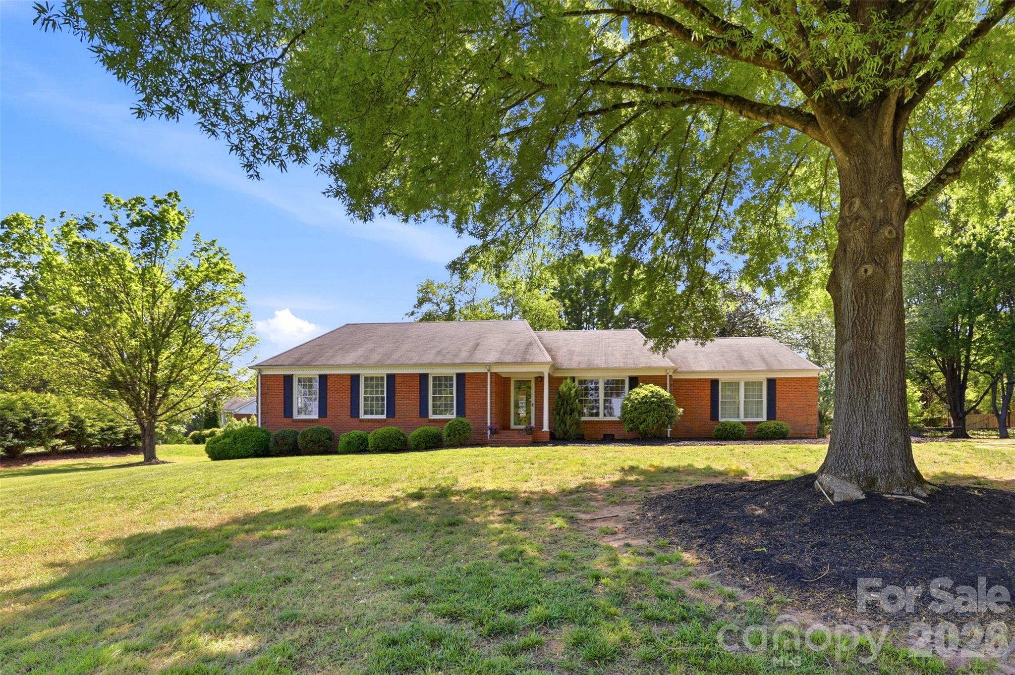 1406 Lakeview Drive Property Photo 3