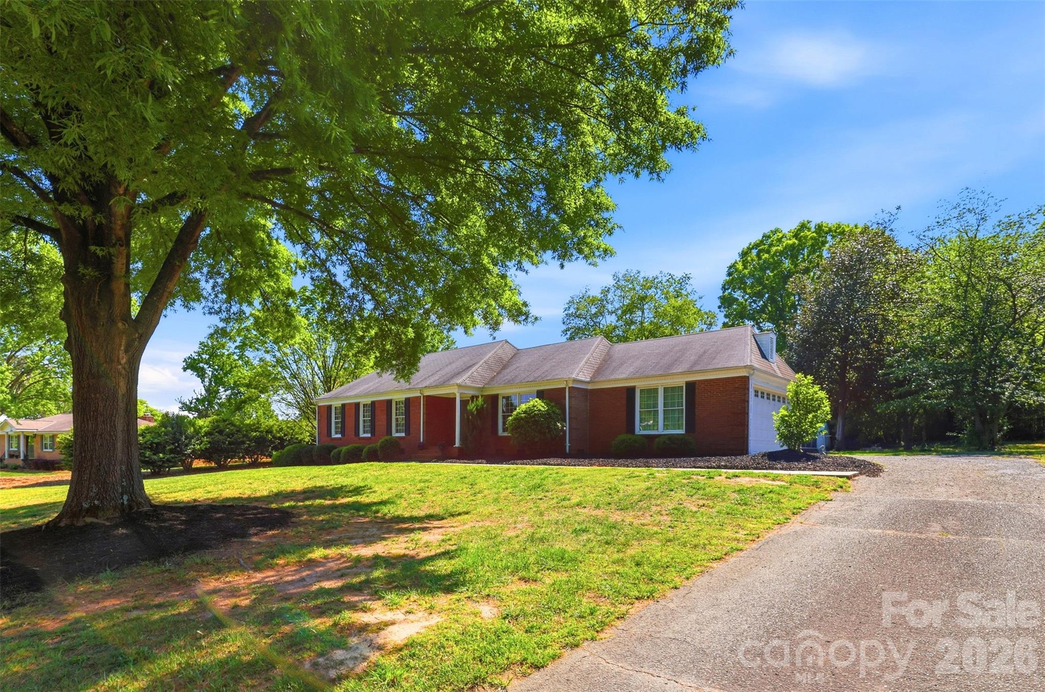 1406 Lakeview Drive Property Photo 4