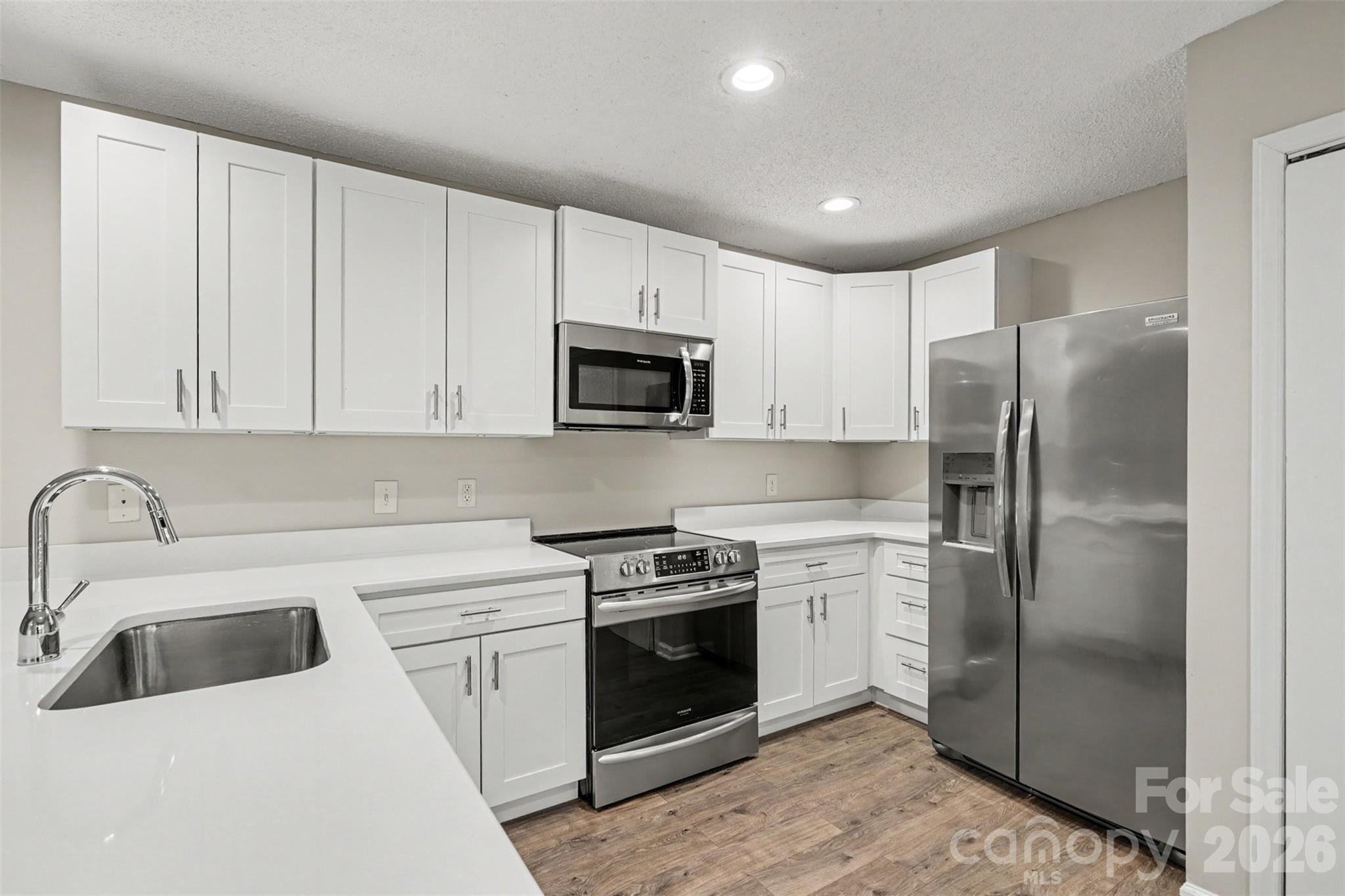 9060 Tulagi Court Property Photo 12
