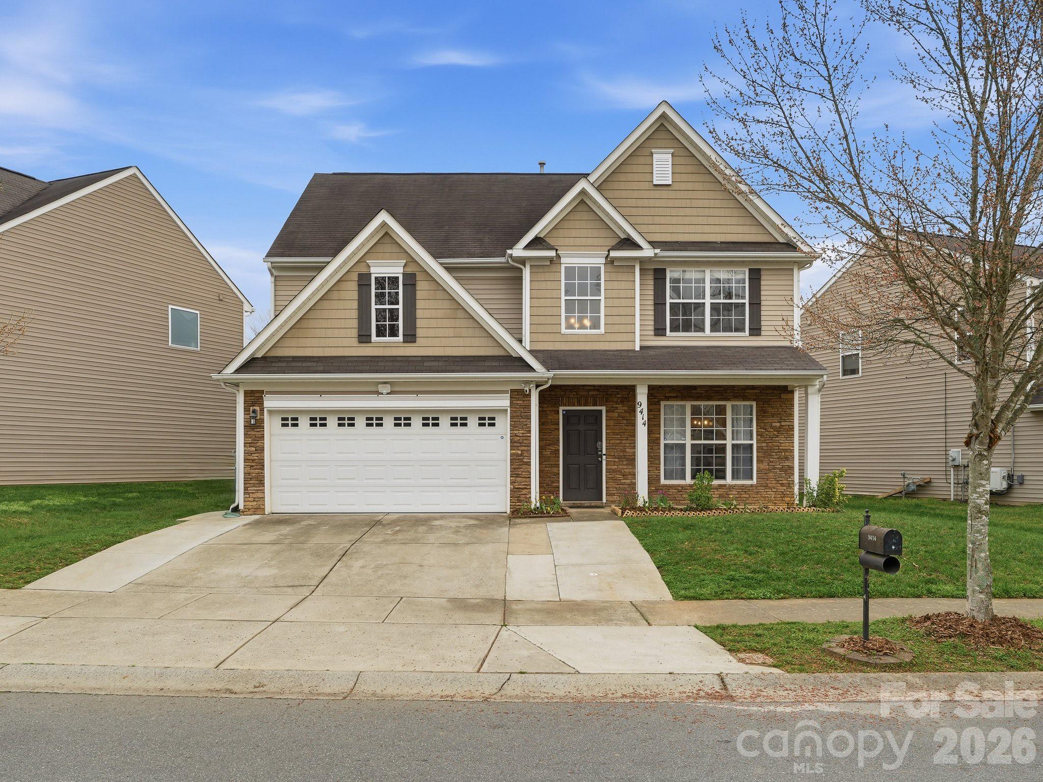 9414 Macquarie Lane Property Photo 1