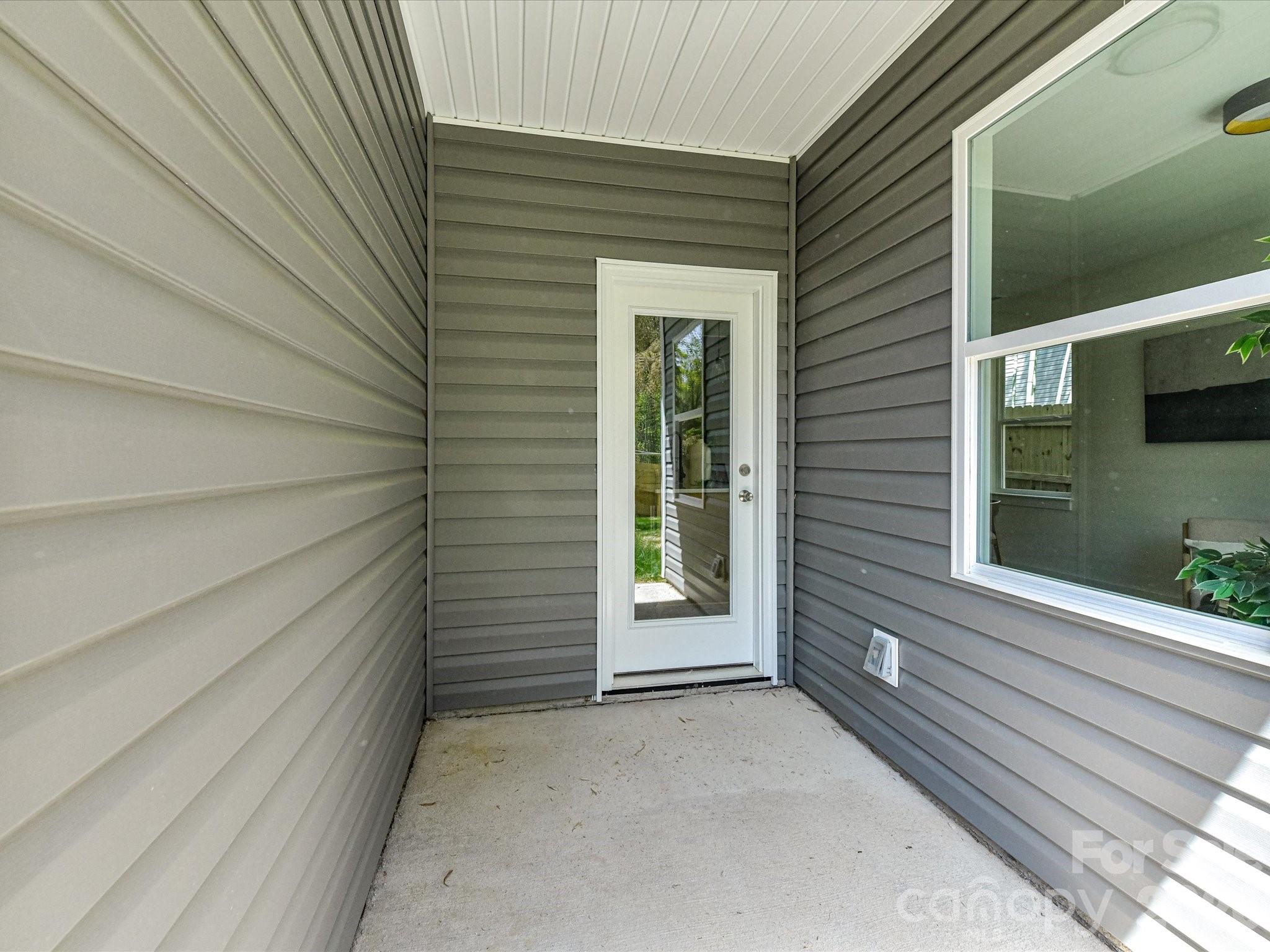 651 Stillgreen Lane Property Photo 28