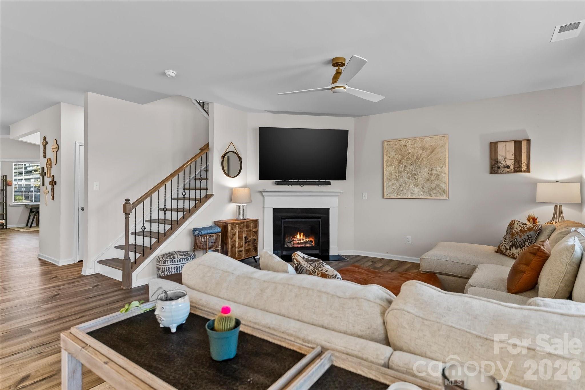 7418 Echoing Hills Lane Property Photo 6