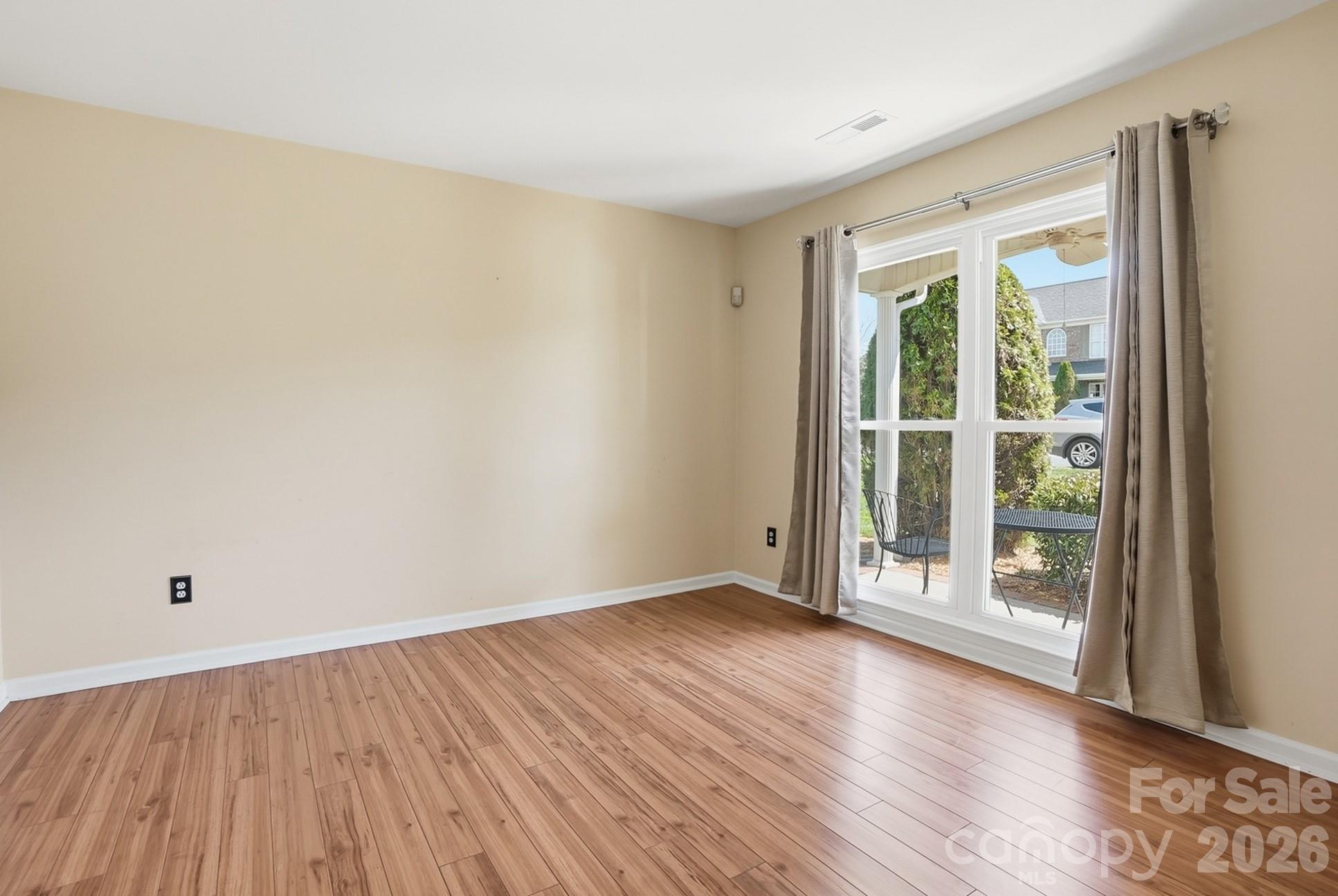 1009 Onotoa Drive Property Photo 8