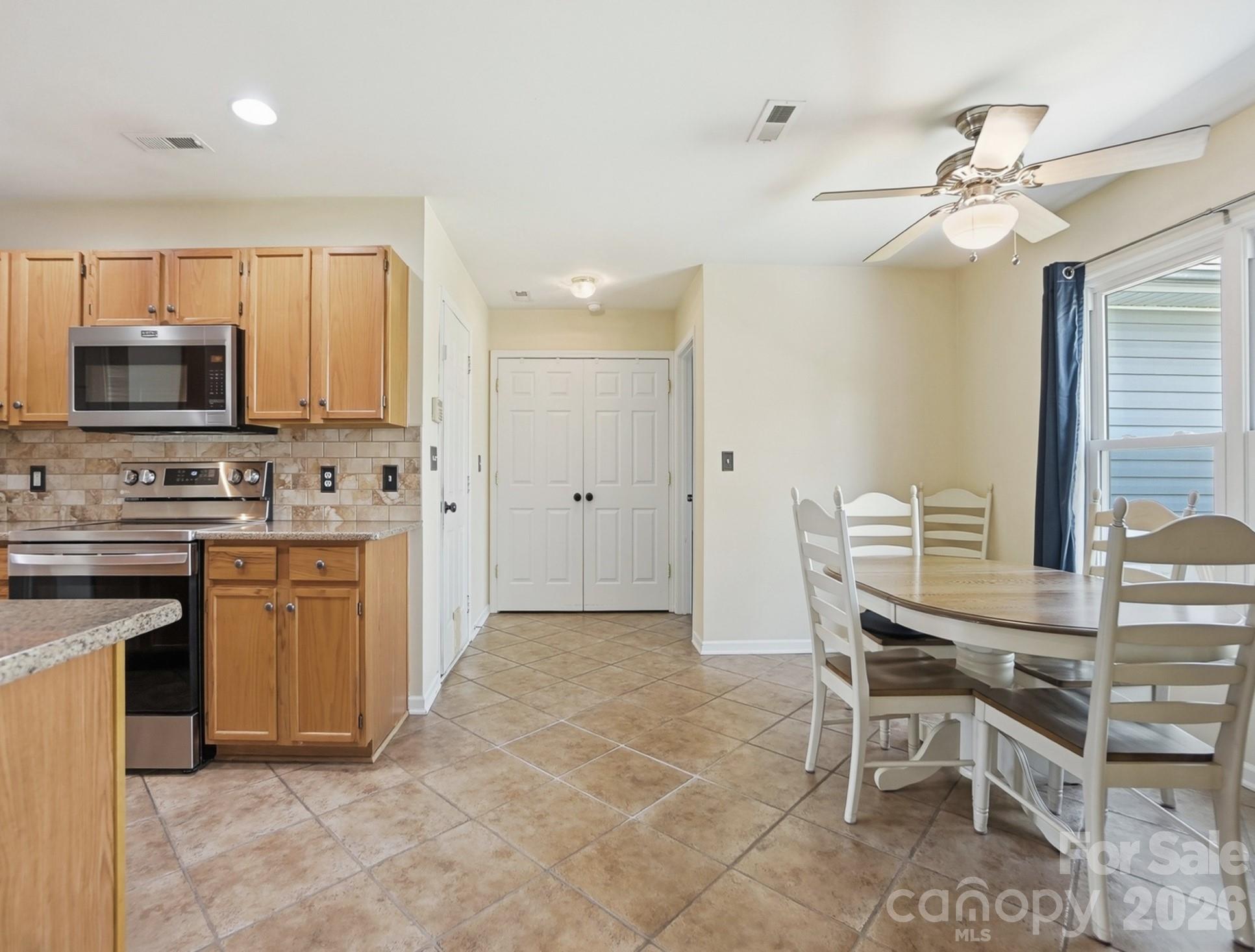 1009 Onotoa Drive Property Photo 12