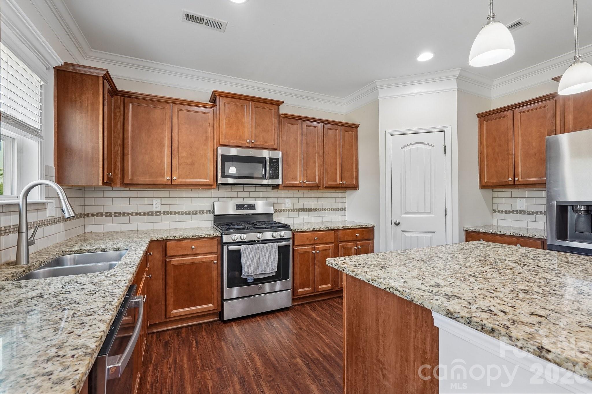 2609 Lakefront Drive Property Photo 11