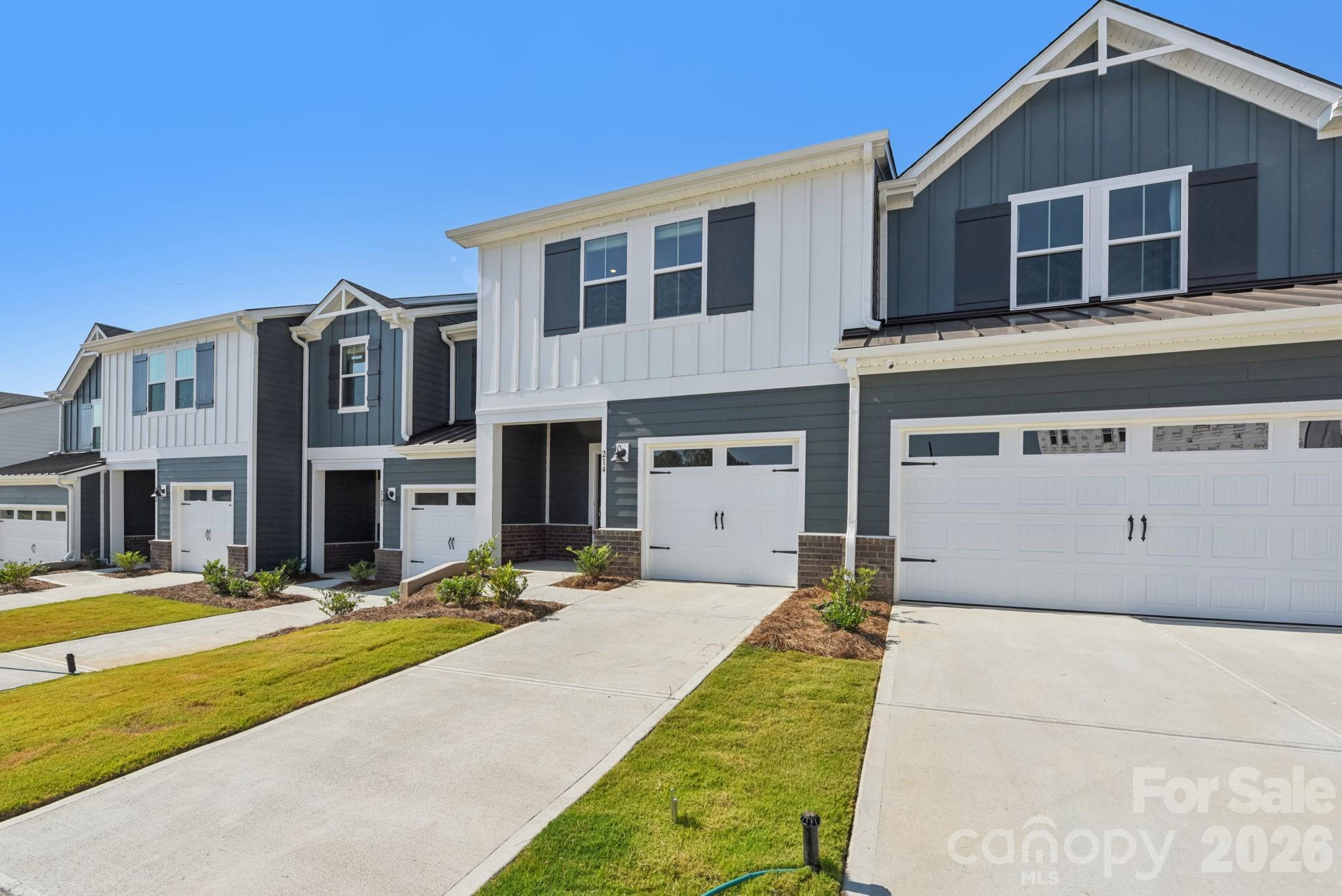 445 Markridge Loop Property Photo 1