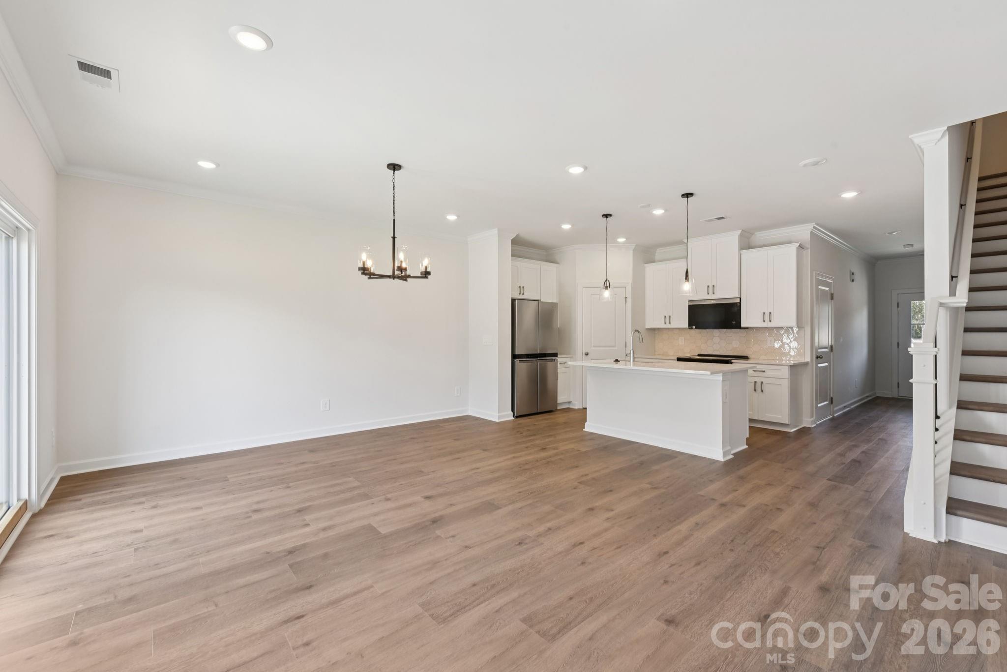445 Markridge Loop Property Photo 3