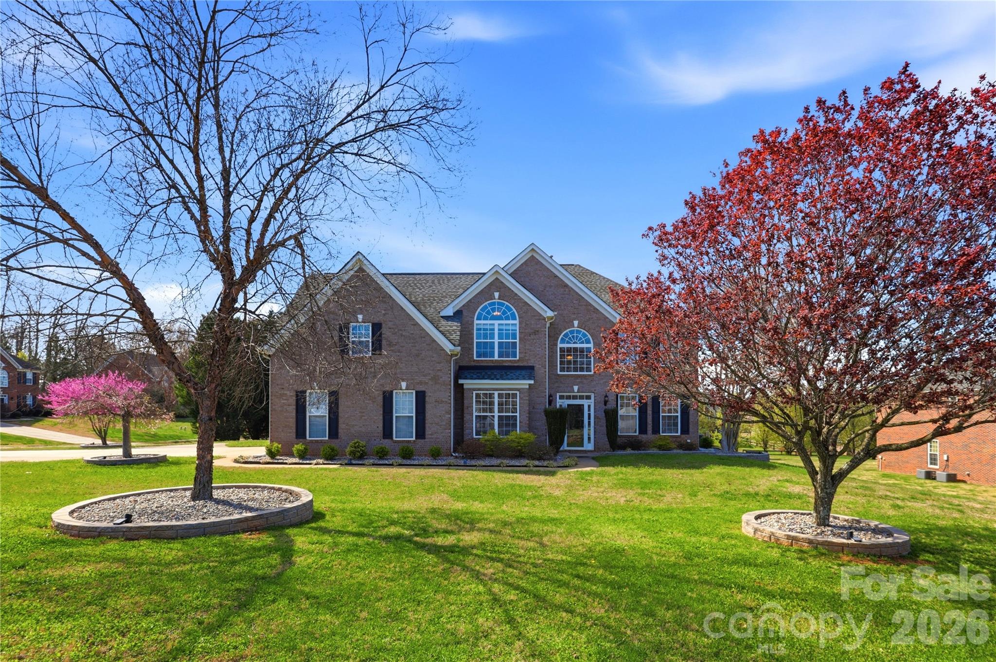 105 Summer Breeze Court Property Photo 2