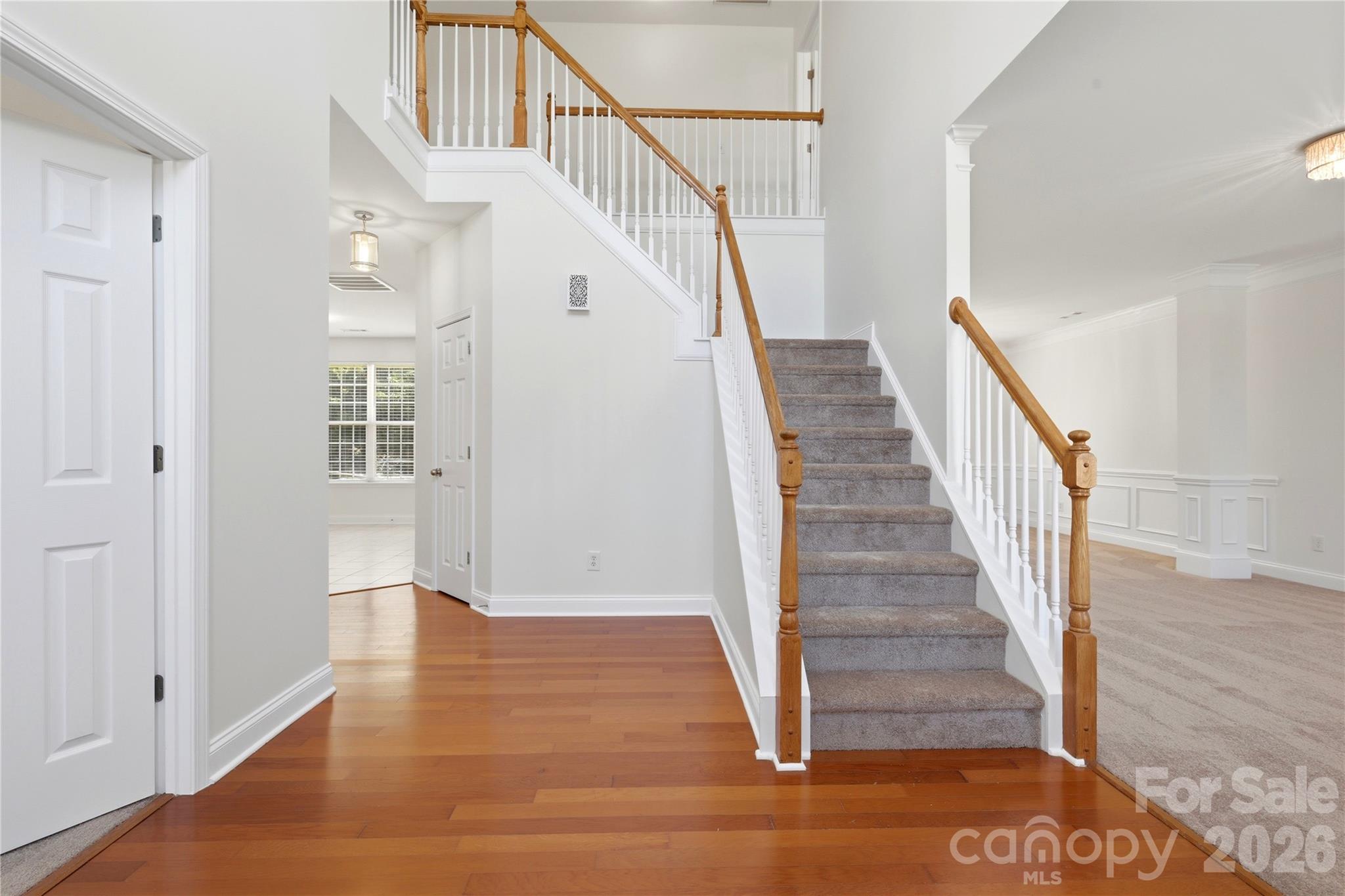 105 Summer Breeze Court Property Photo 4