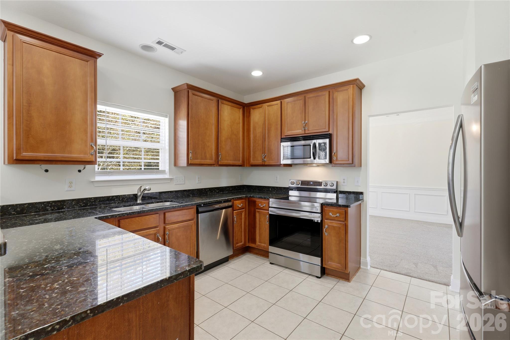 105 Summer Breeze Court Property Photo 6