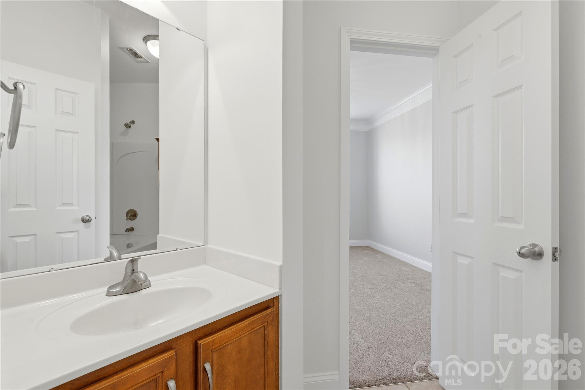 105 Summer Breeze Court Property Photo 10